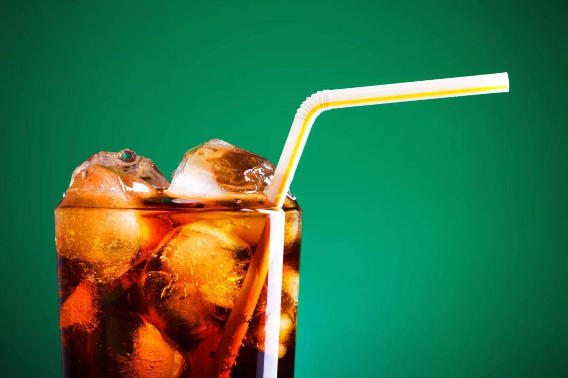 مصرف روزانه فقط یک نوشابه رژیمی، خطر ابتلا به دیابت نوع ۲ را تا ۳۸ درصد افزایش می‌دهد