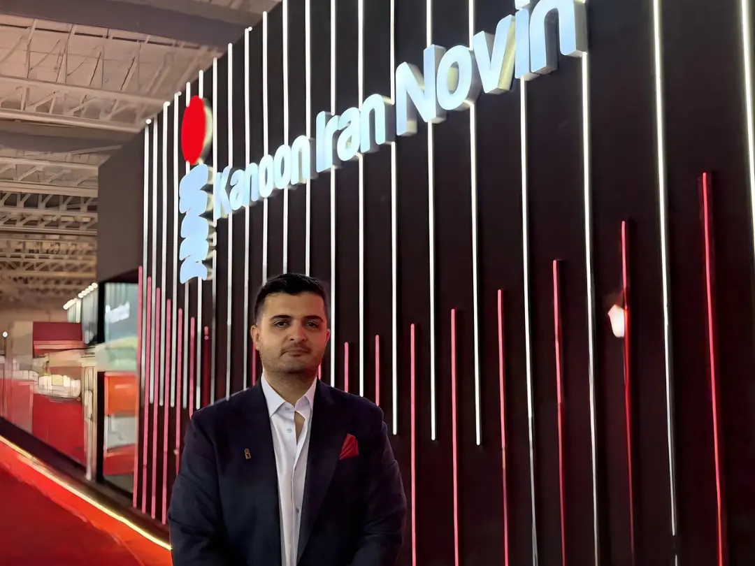 مهدی معظمی، معاون دیجیتال کانون ایران‌نوین در نمایشگاه الکامپ