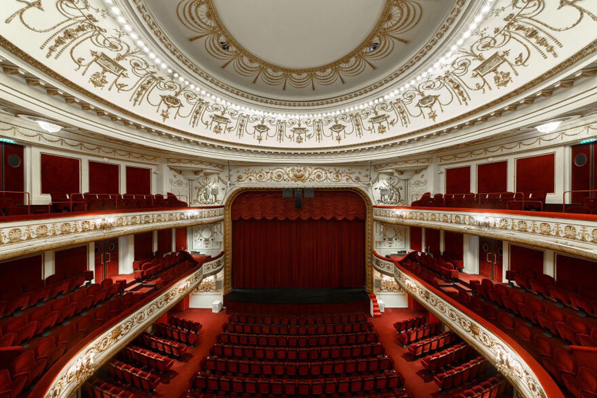 تئاتر ماریگنی پاریس (Théâtre Marigny)