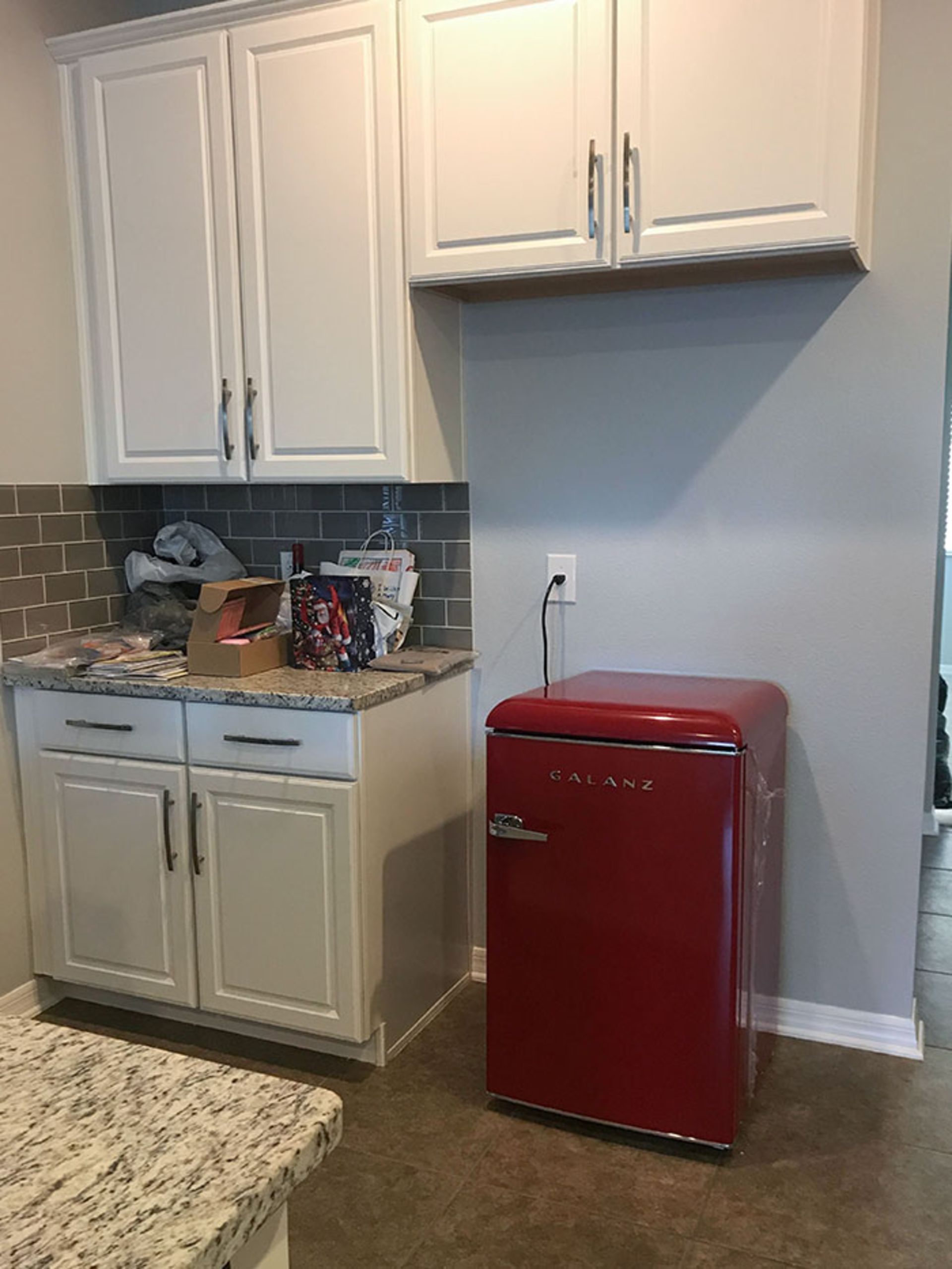 مینی یخچال قرمز