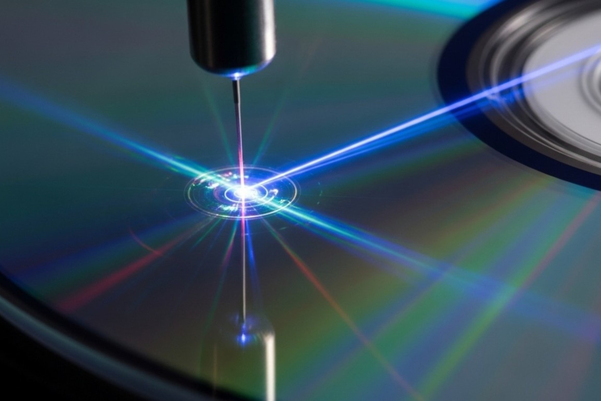 ویدیو: تکنولوژی شگفت‌انگیز CD برای ذخیره اطلاعات