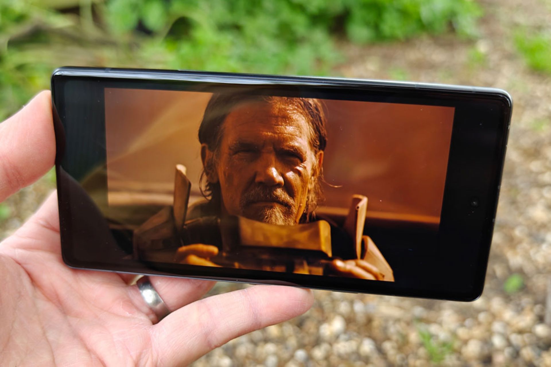 صفحه‌نمایش پیکسل 7a