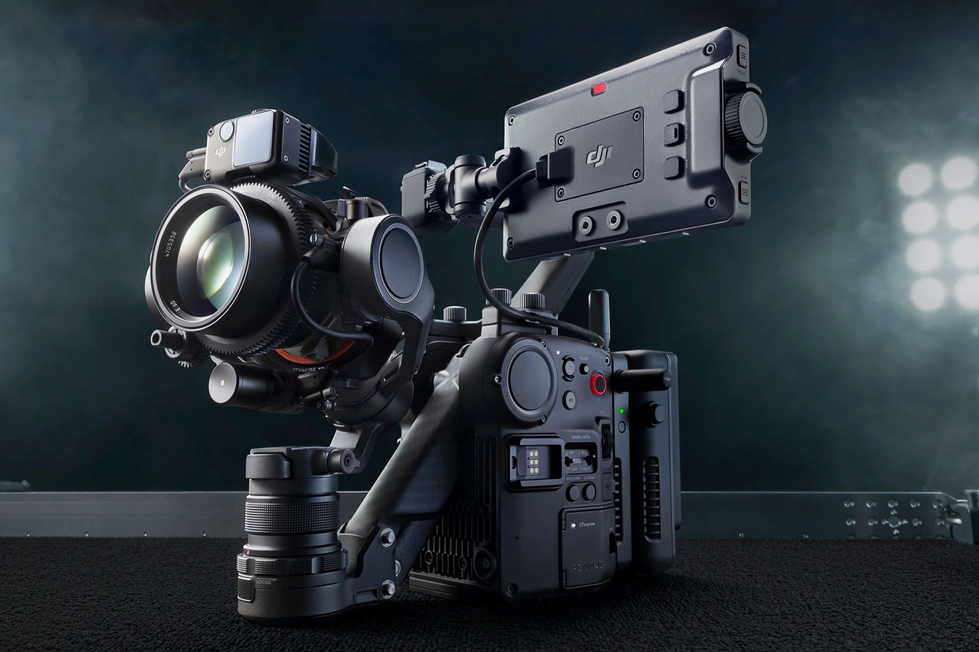 دوربین-گیمبال DJI Ronin 4D از نمای جلو مشکی