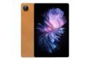 نمای کلی تبلت T30 Max دوجی / Doogee T30 Max با نمایشگر روشن و نمایش دوربین پنل پشت رنگ خاکی