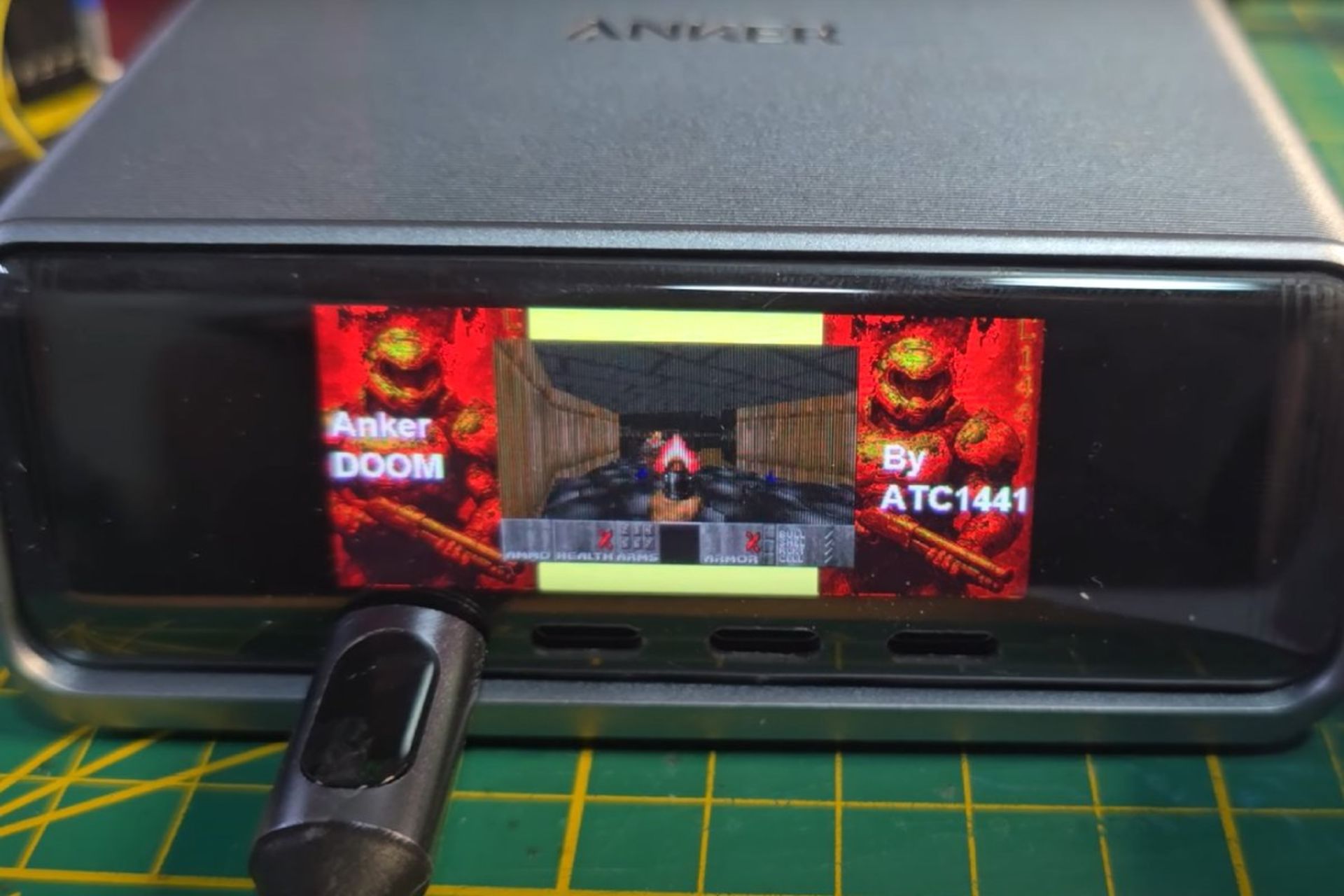 اجرای بازی Doom روی شارژر انکر پرایم