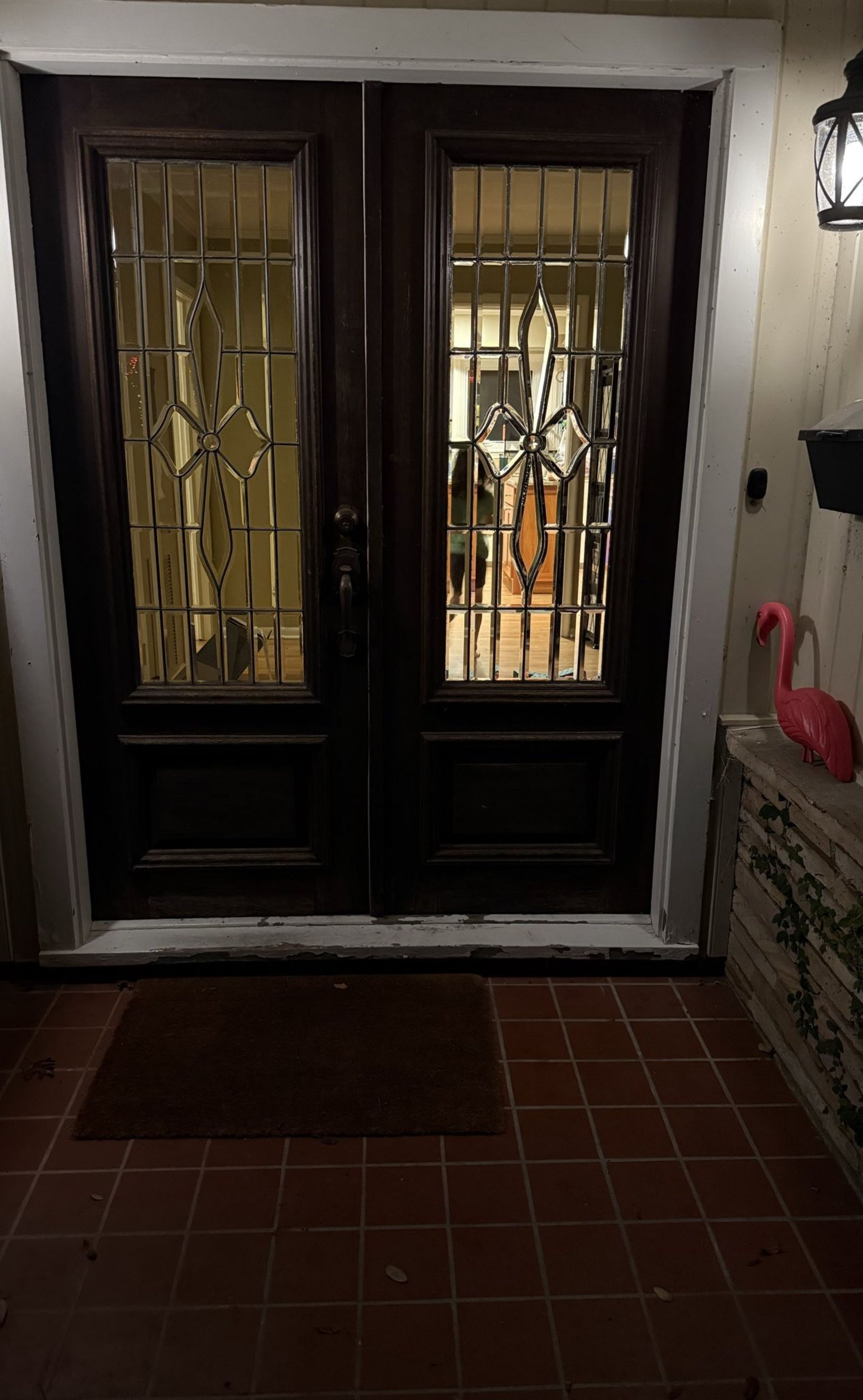 کلاهبرداری تحویل بسته با هوش مصنوعی جلوی در