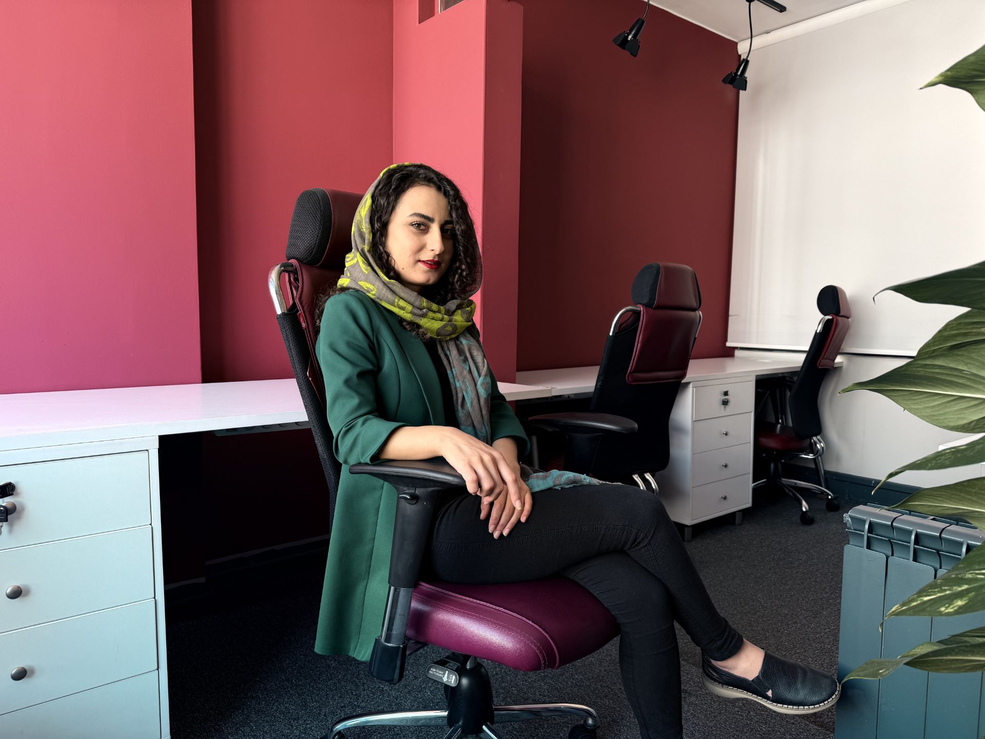 Kausar Nikomanesh, Zomit writer in the editorial office - Dramatic iPhone 16 Pro photography style