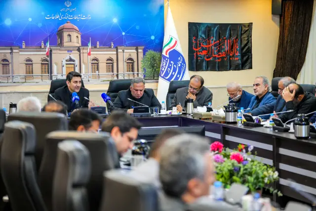 نشست وزیر ارتباطات با کمیسیون اقتصادی مجلس؛ اعلام رشد ۴ برابری اتصال به فیبر نوری و کارنامه پایداری شبکه در جنگ