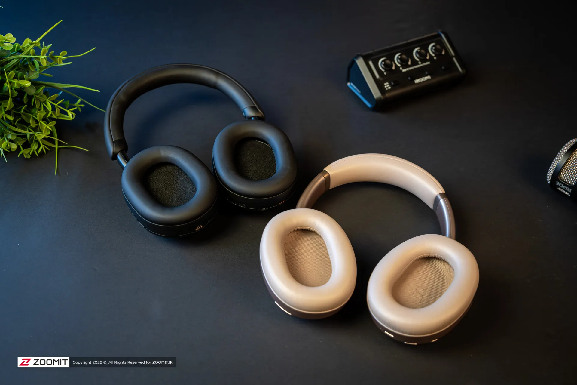 هدفون JBL Tour One M3 مدل آبی و کرم کنار هم 