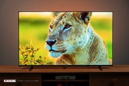 تلویزیون ایکس‌ویژن XCU700 از نمای روبه‌رو