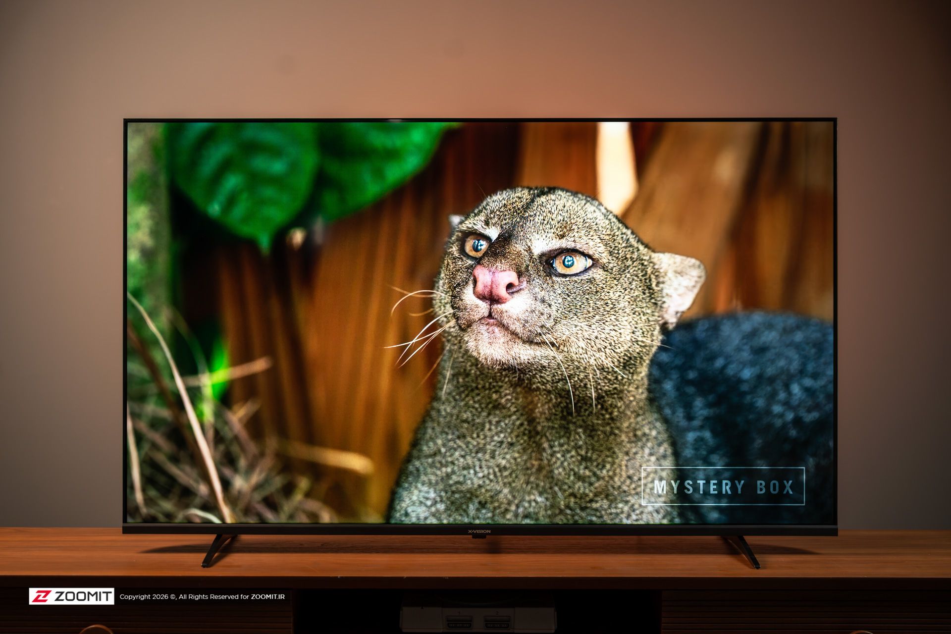 پخش فیلم با تلویزیون ایکس‌ویژن XCU700