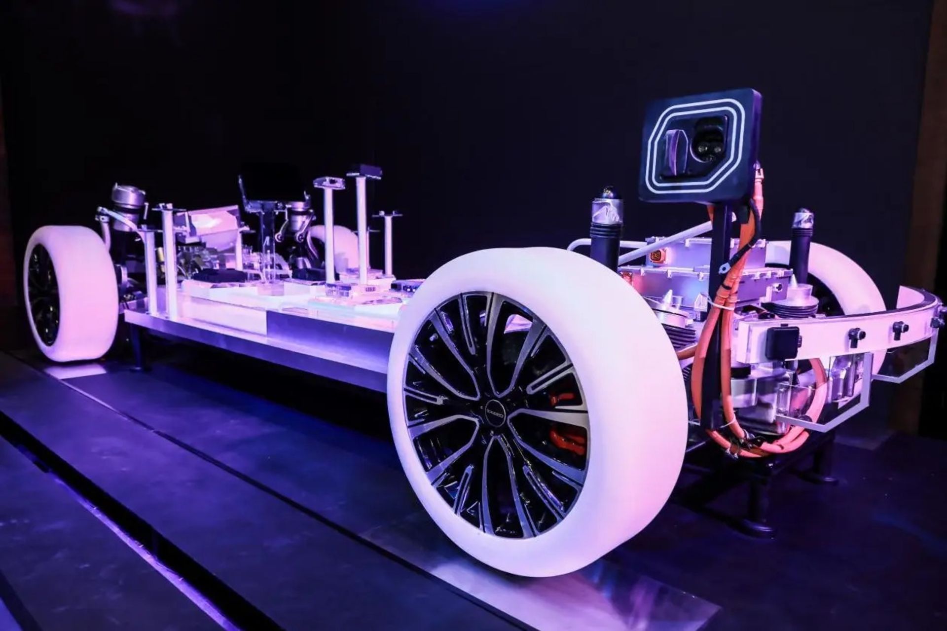 پلتفرم خودروی E0X چری