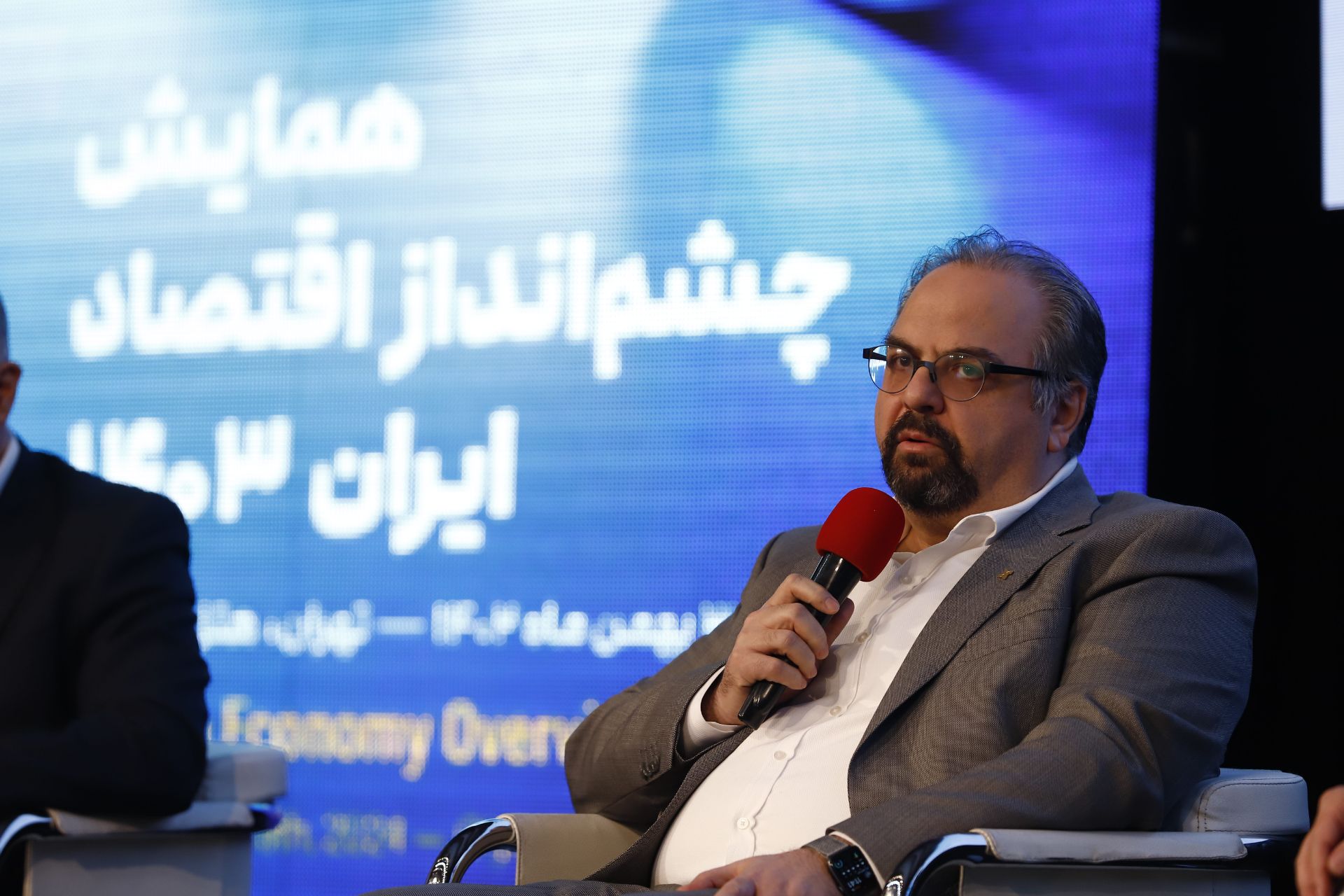 جوانمردی مدیرعامل فناپ در همایش چشم‌انداز اقتصاد ایران
