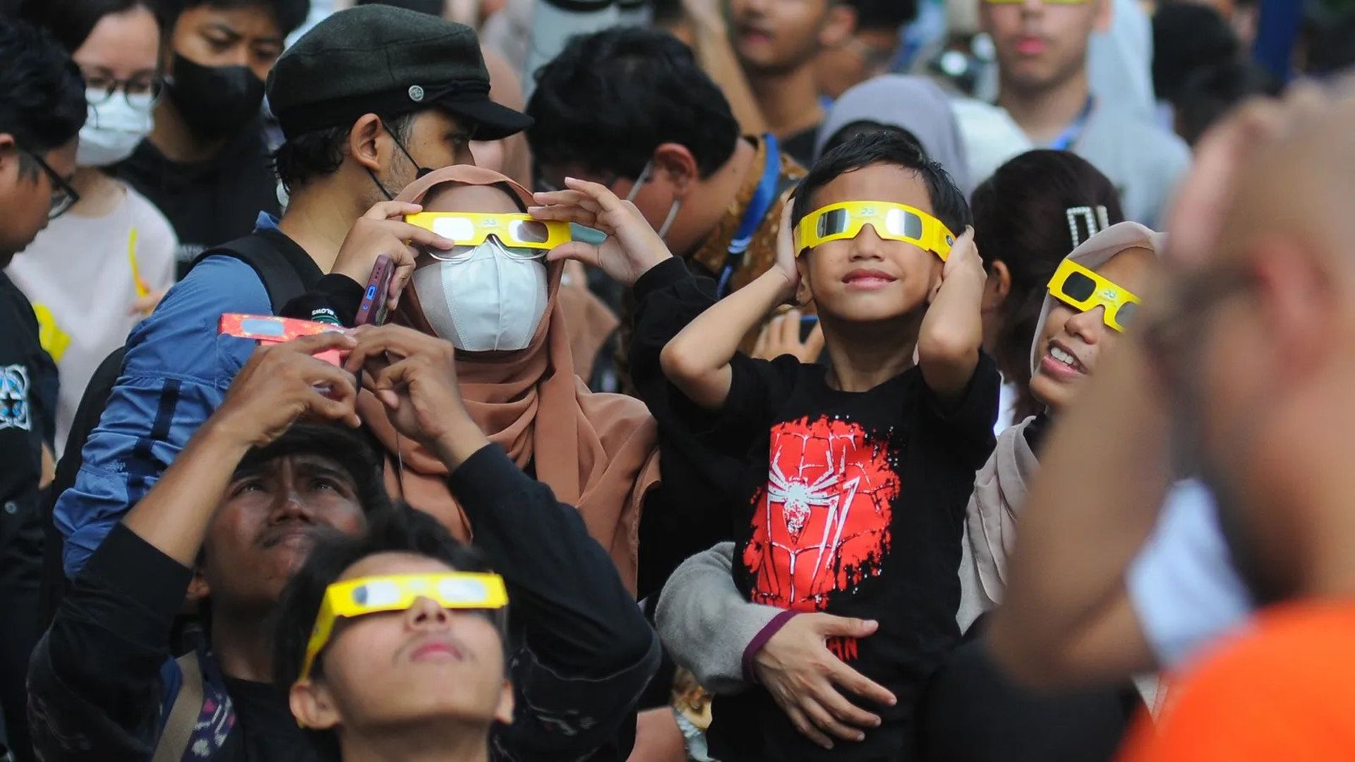 عینک‌های مخصوص خورشیدگرفتگی