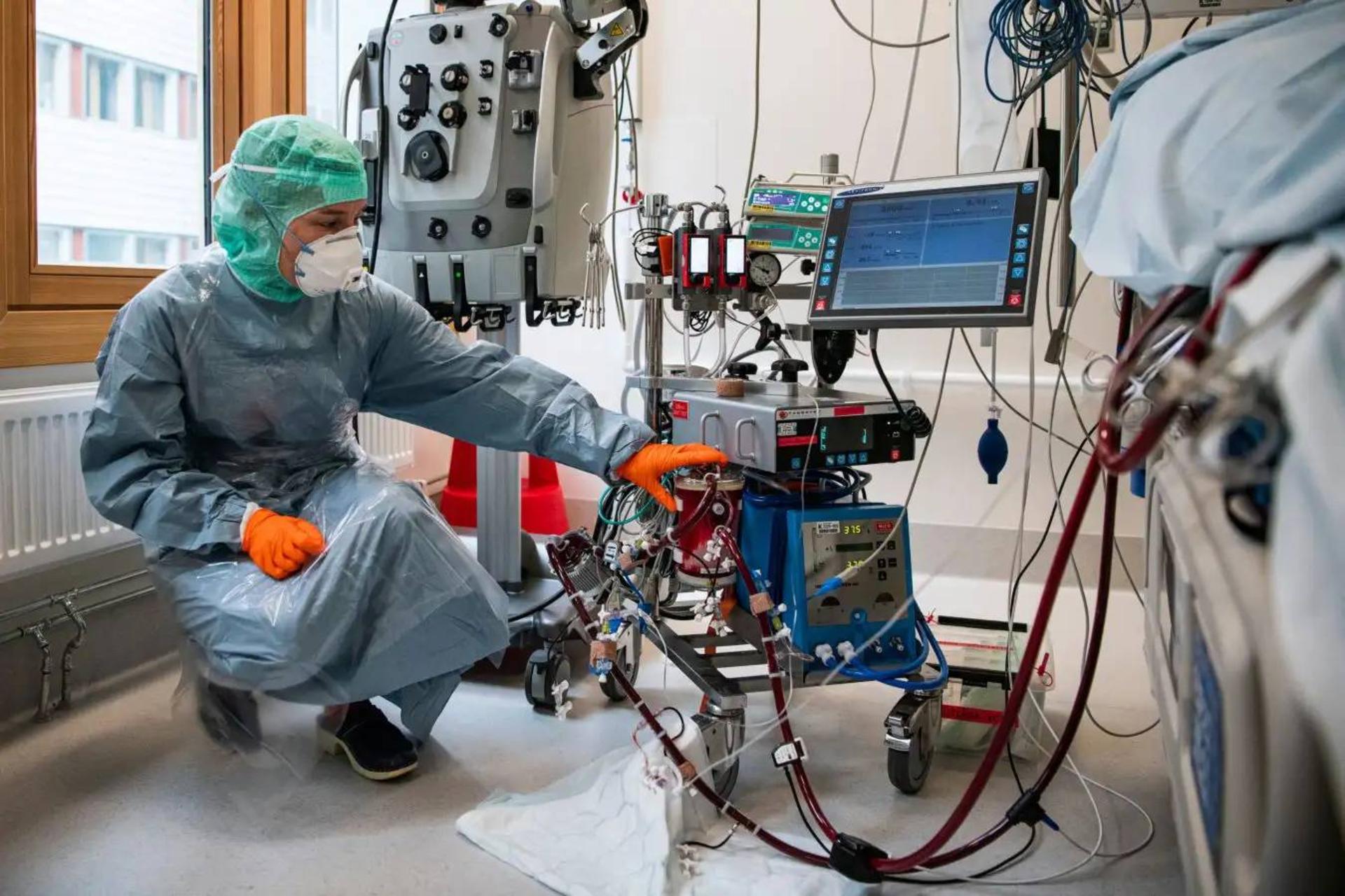 دستگاه ECMO