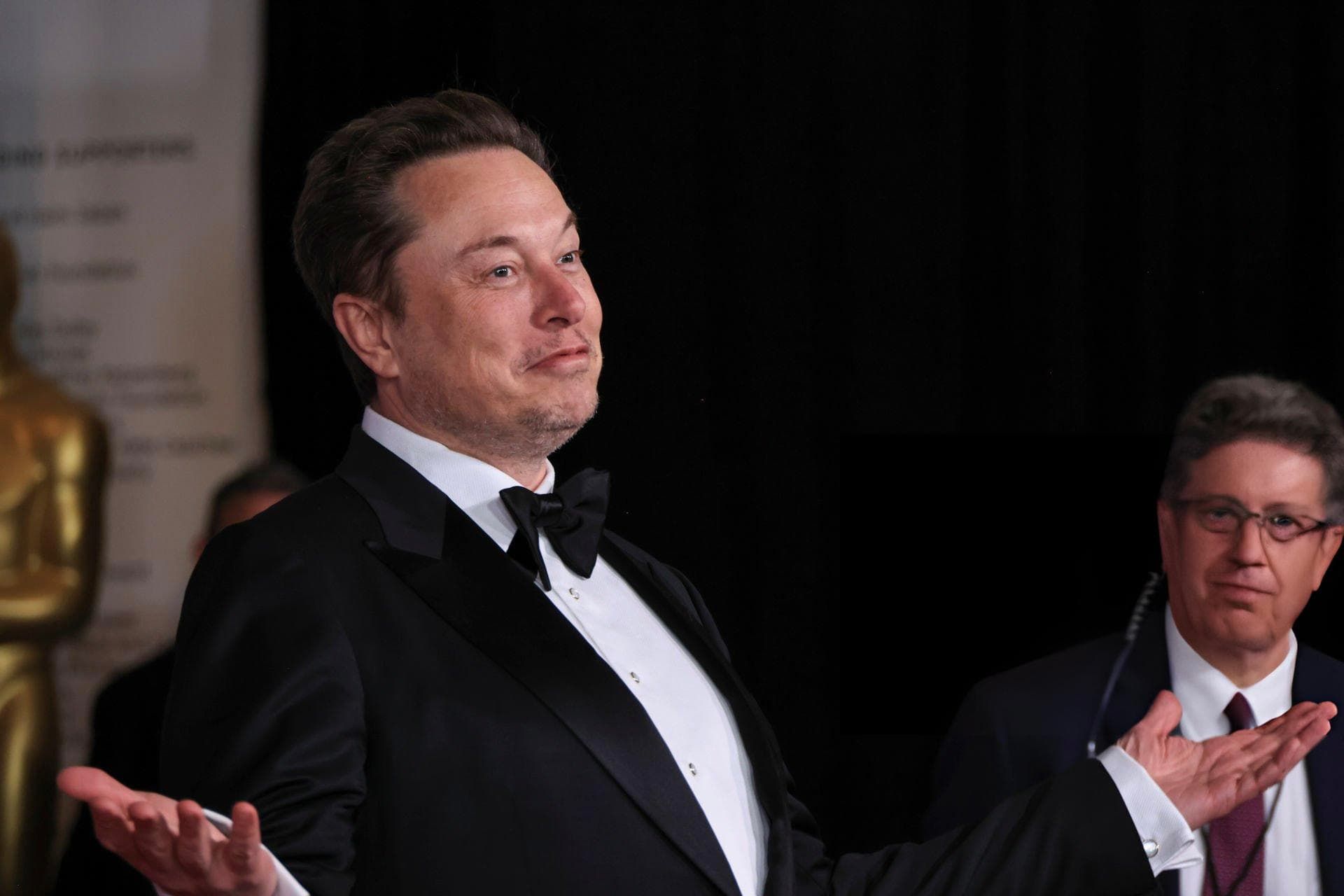 ایلان ماسک / Elon Musk با کت شلوار مشکی در مراسم مت گالا