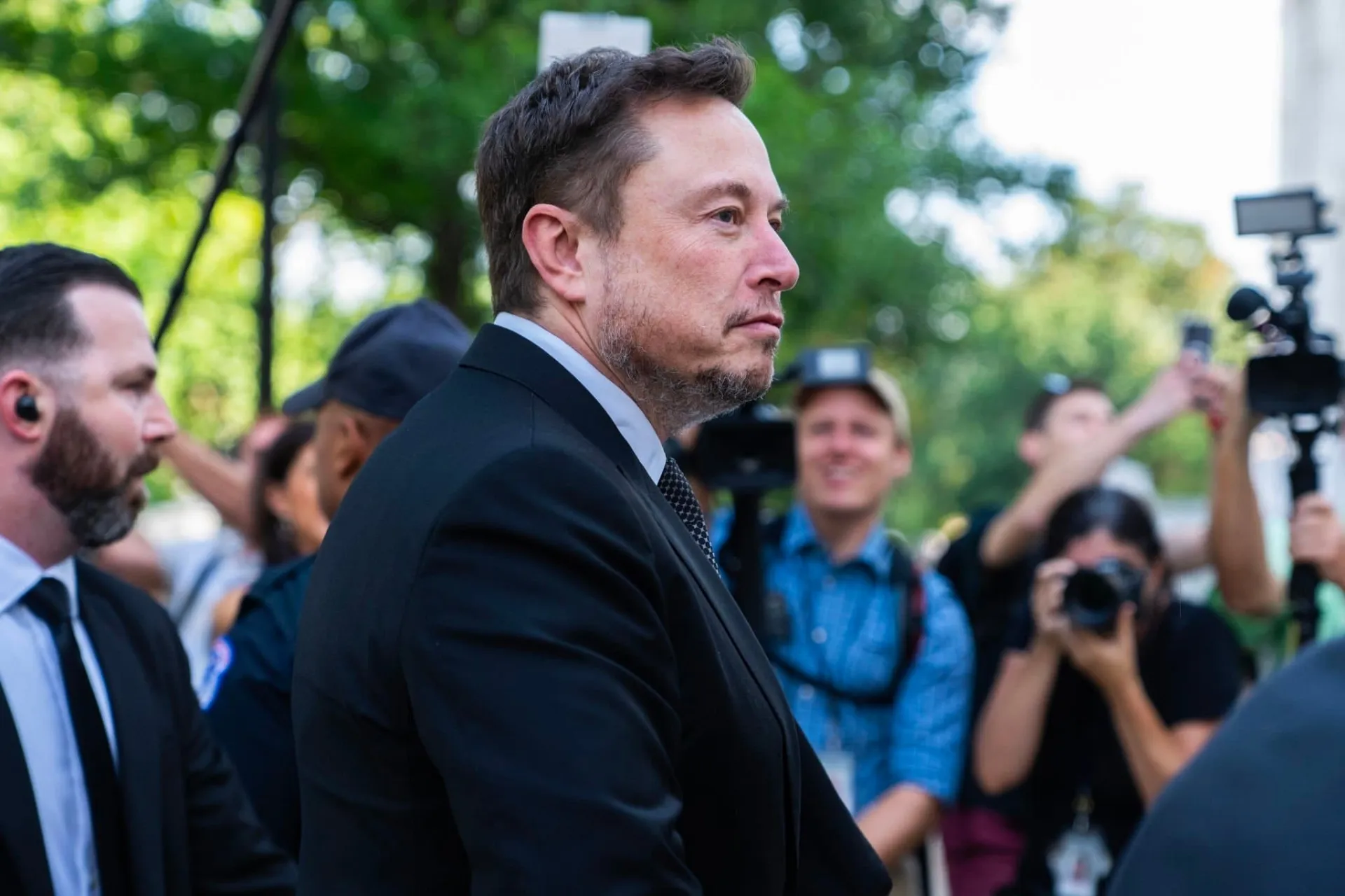 ایلان ماسک / Elon Musk روز روشن در بین جمعیت