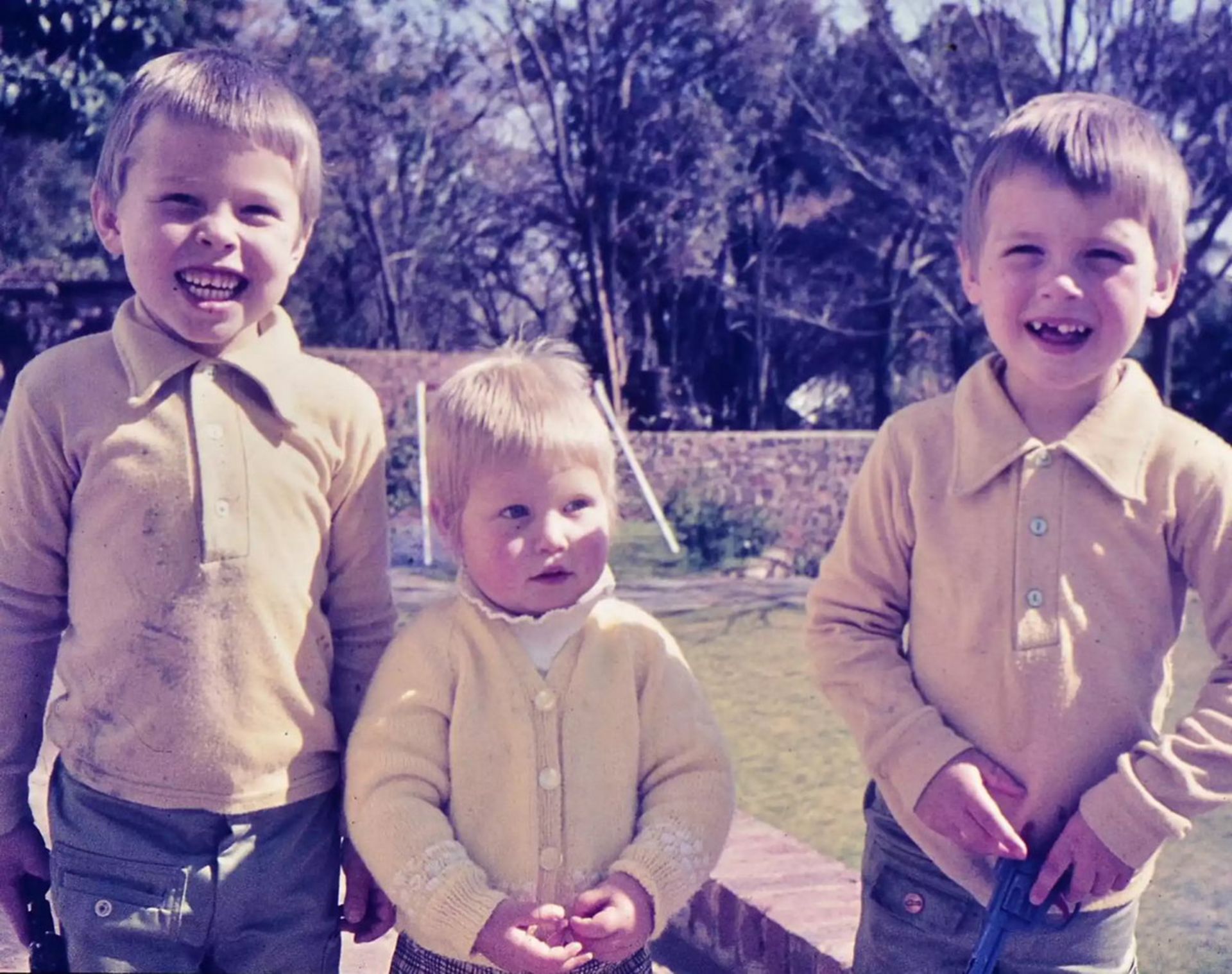 ایلان ماسک و خواهر و برادرش در دوران کودکی