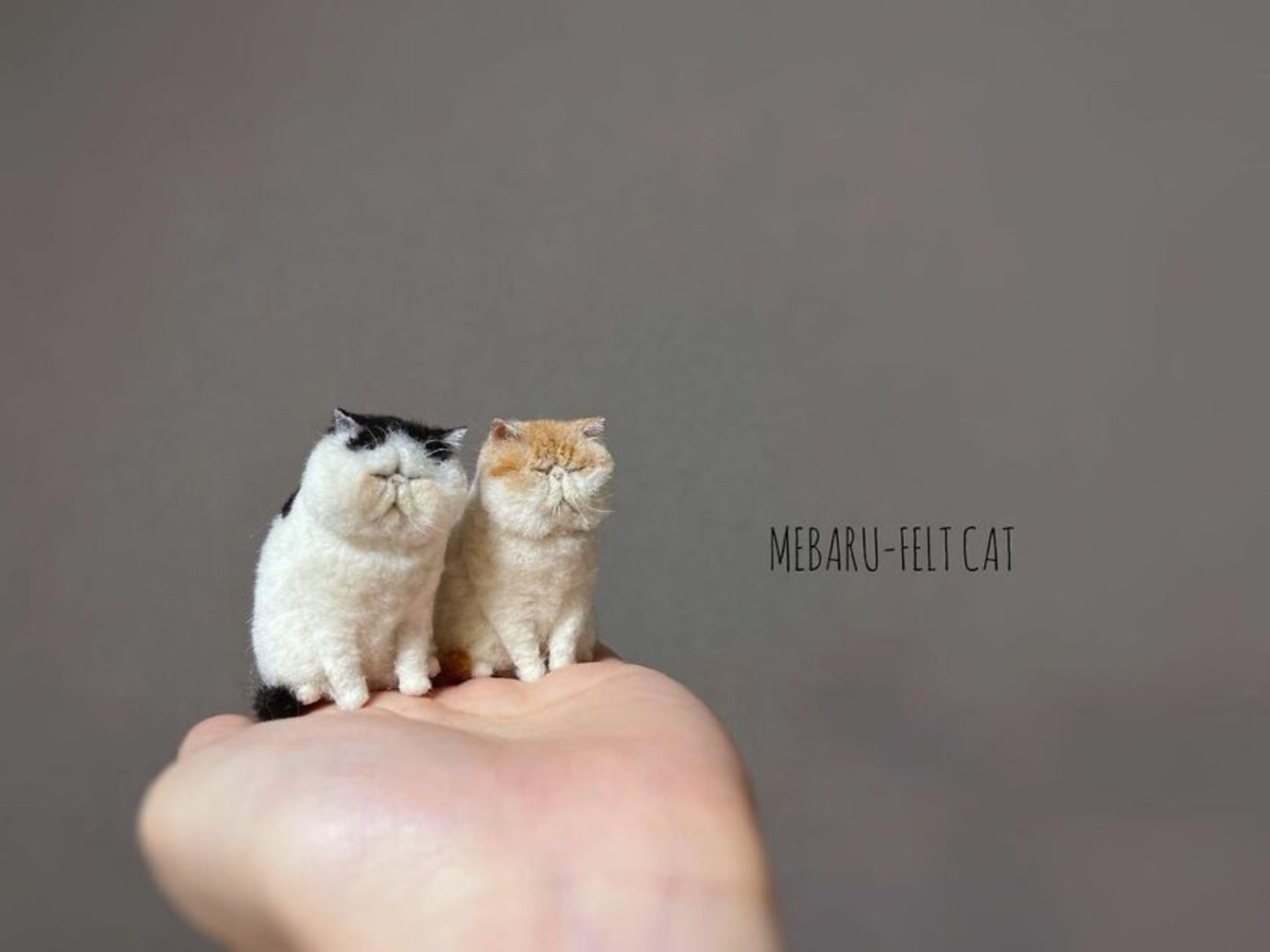 عروسک گربه مینیاتوری نمدی دست‌ساز