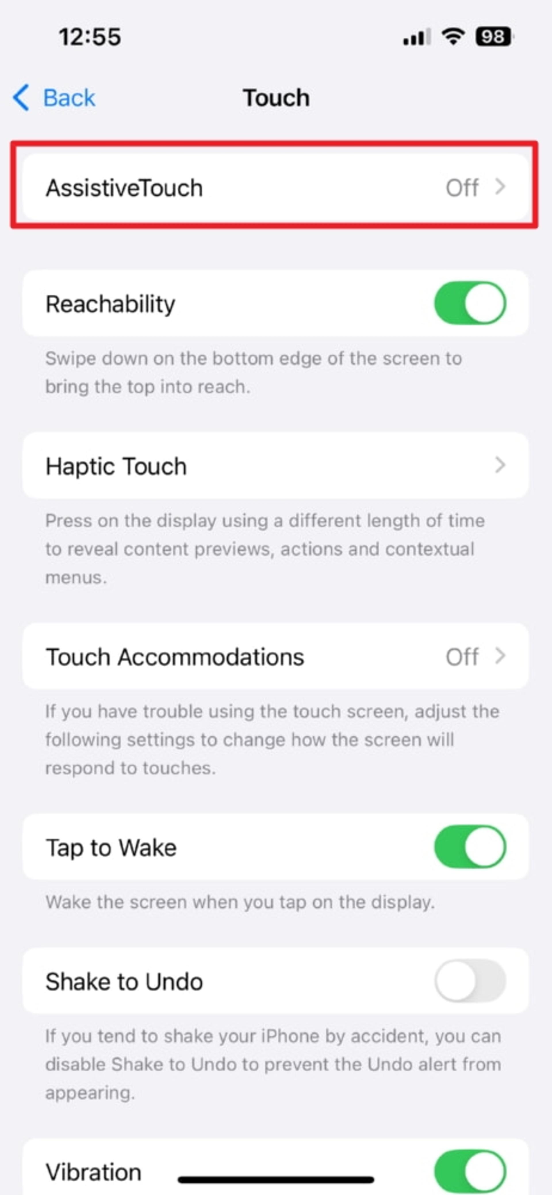 گزینه‌ی AssistiveTouch که خاموش است