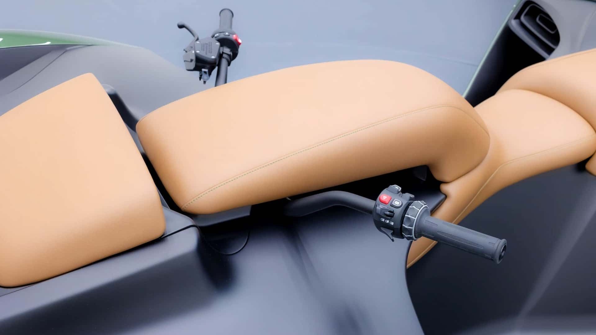 صندلی موتور چهارچرخ انگلر V12