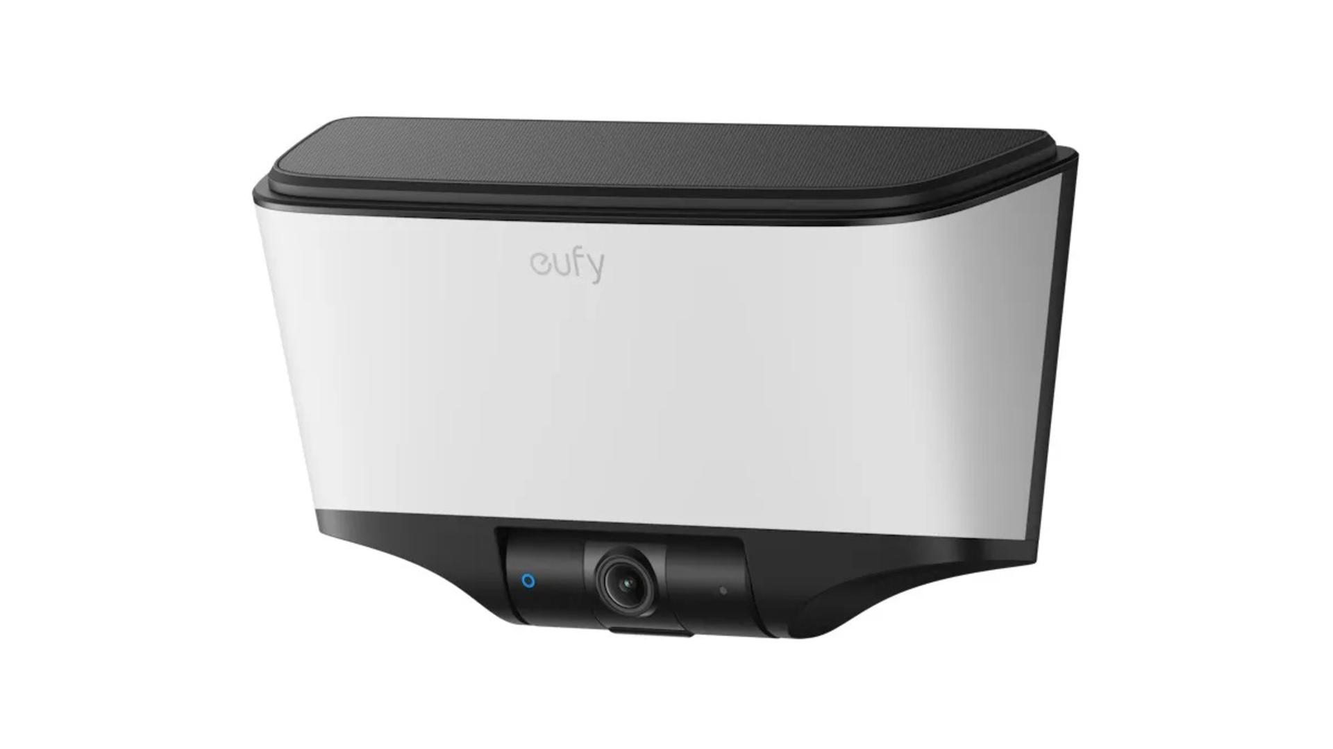 دوربین امنیتی eufy Solar Wall Light Cam S4 در رنگ سفید
