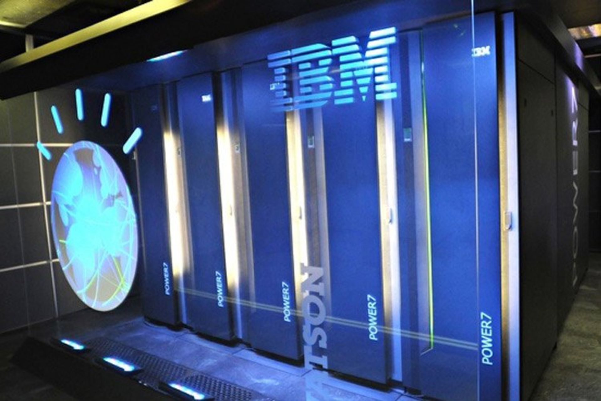 سوپرکامپیوتر واتسون آی‌بی‌ام