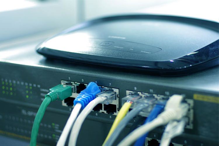 چهار نباید برای اینترنت محل کار - زومیت