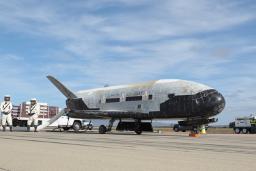 با فضاپیمای نظامی X-37B نیروی هوایی آمریکا آشنا شوید
