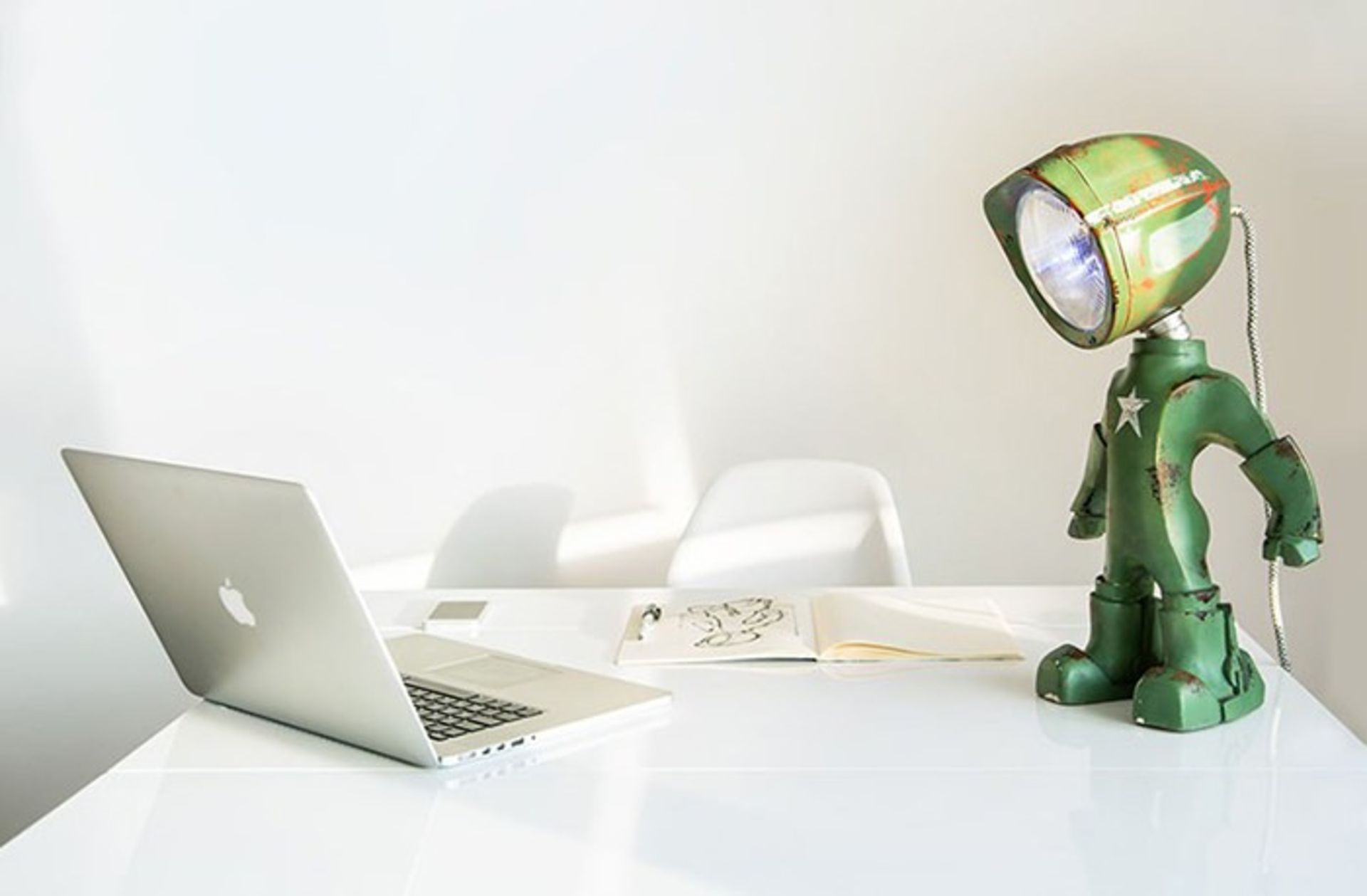 لامپستر، چراغ رباتی