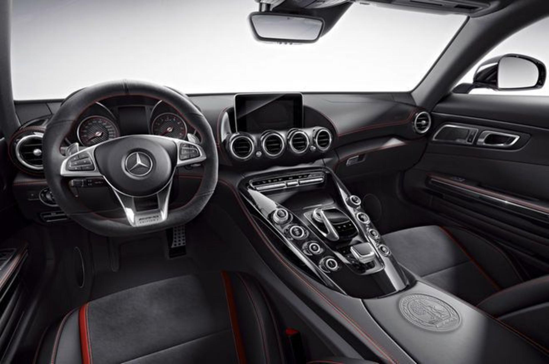 داشبورد مرسدس بنز AMG GT s