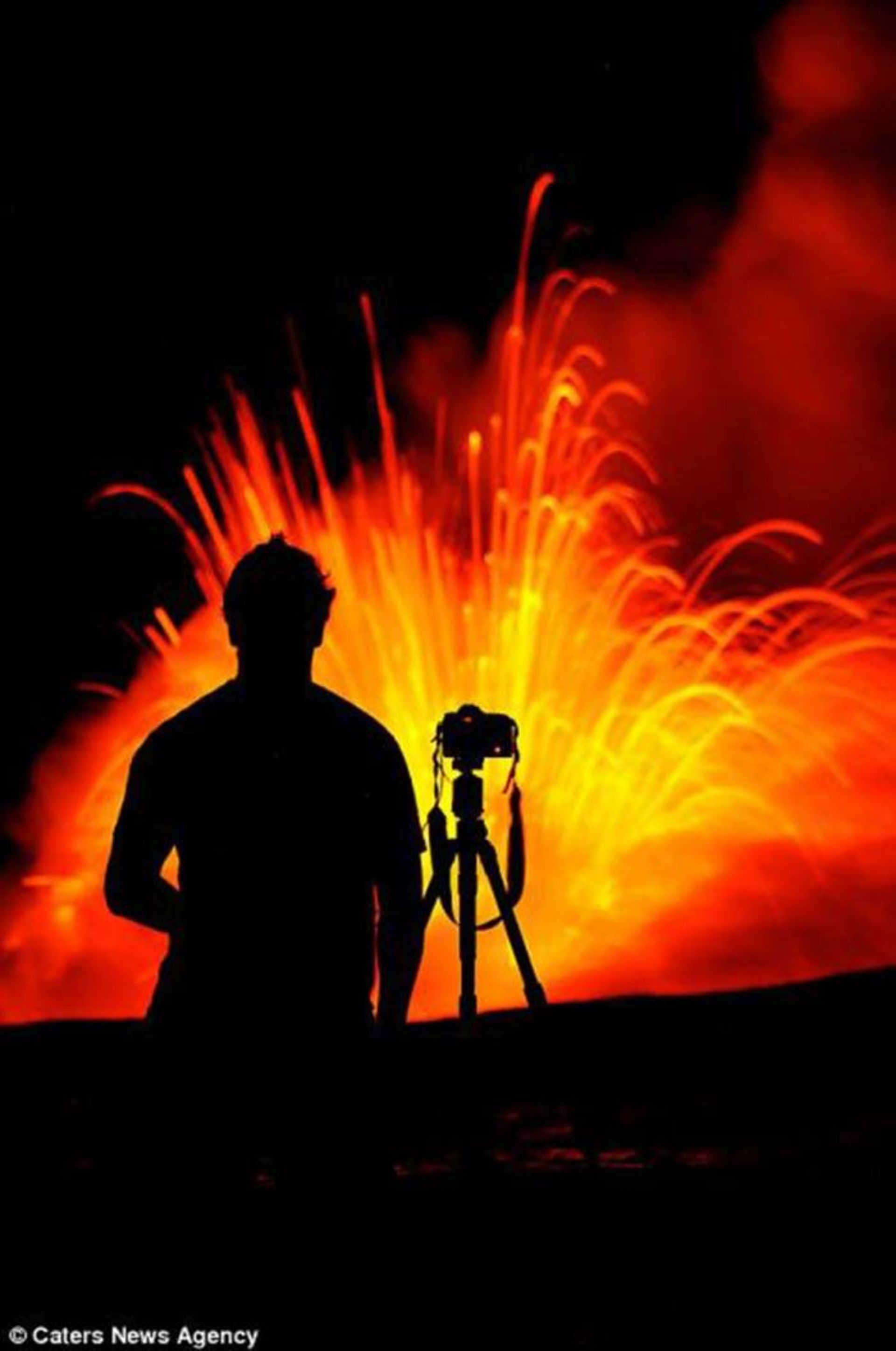 عکاسی از گدازه های آتشفشانی