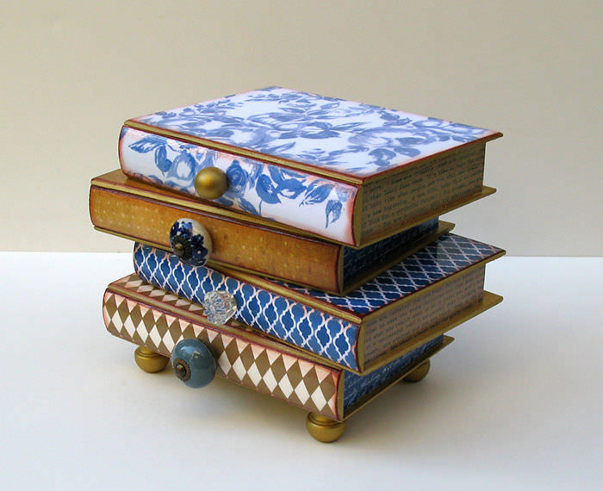 هدایایی مناسب عاشقان دنیای کتاب و کتابخوانی