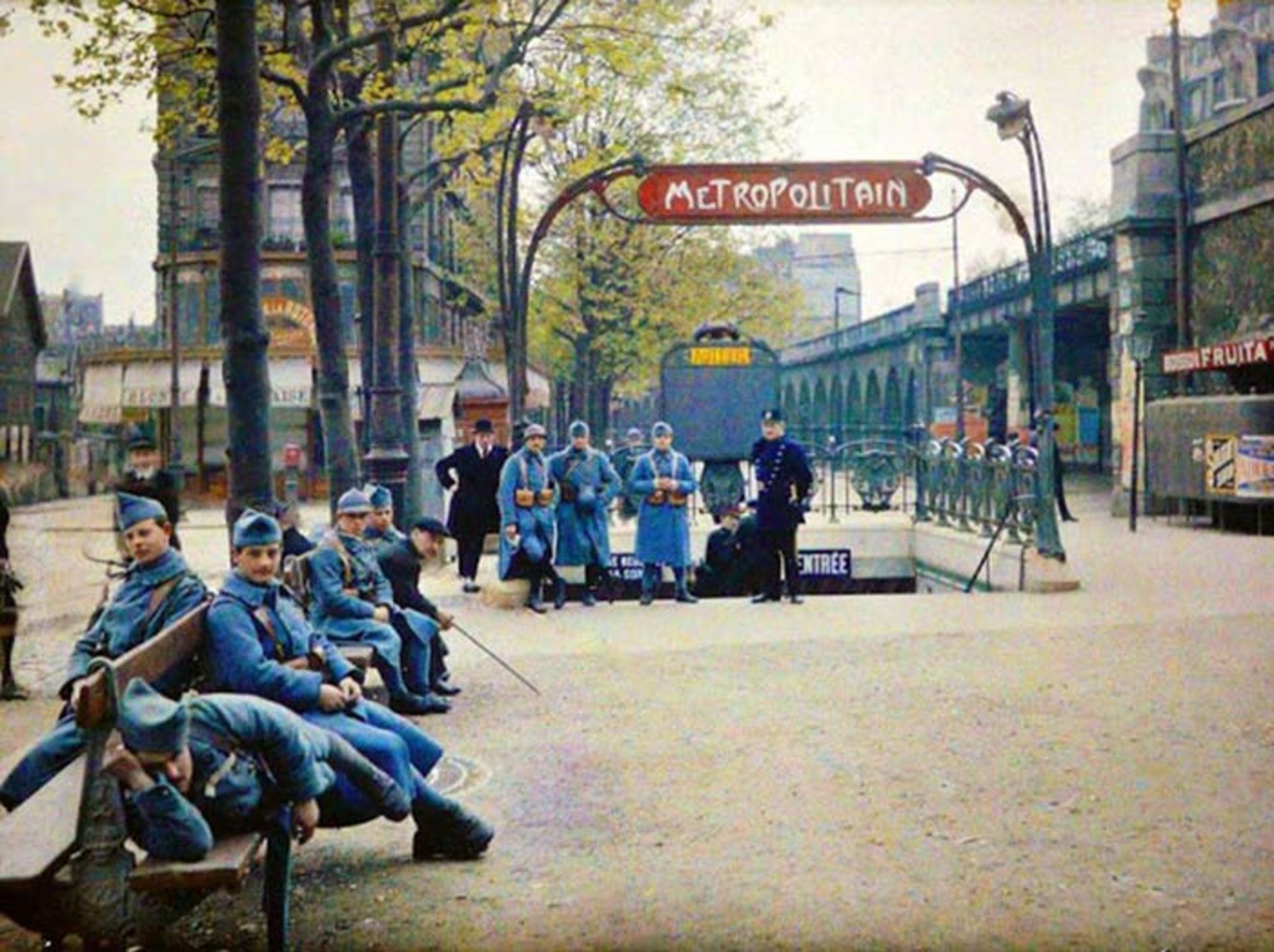 چشم انداز متفاوت پاریس در قالب تصاویری نادر و قدیمی