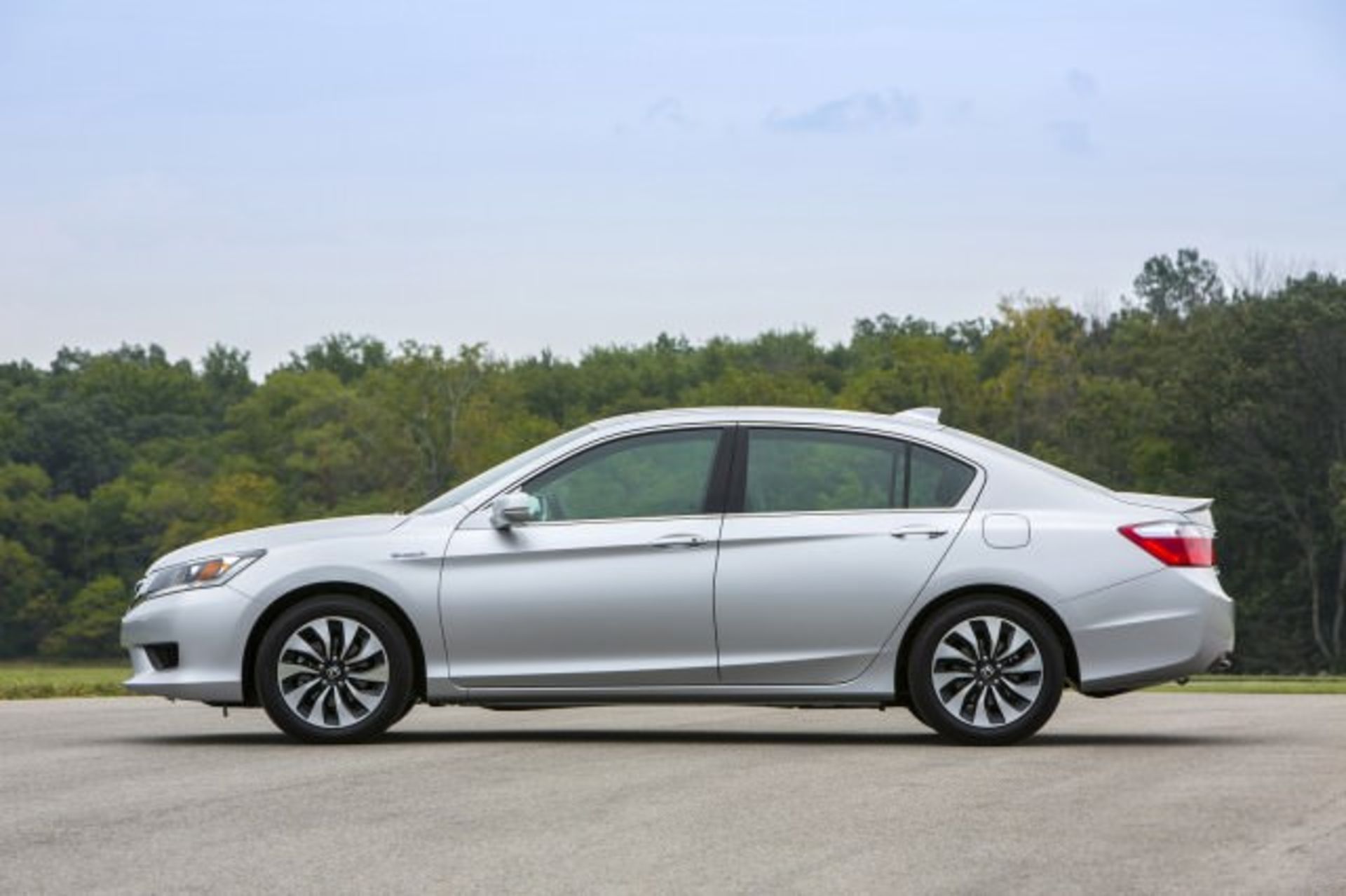 2015 honda accord hybrid 100479465 m 0bbb5 هوندا آکورد هیبرید