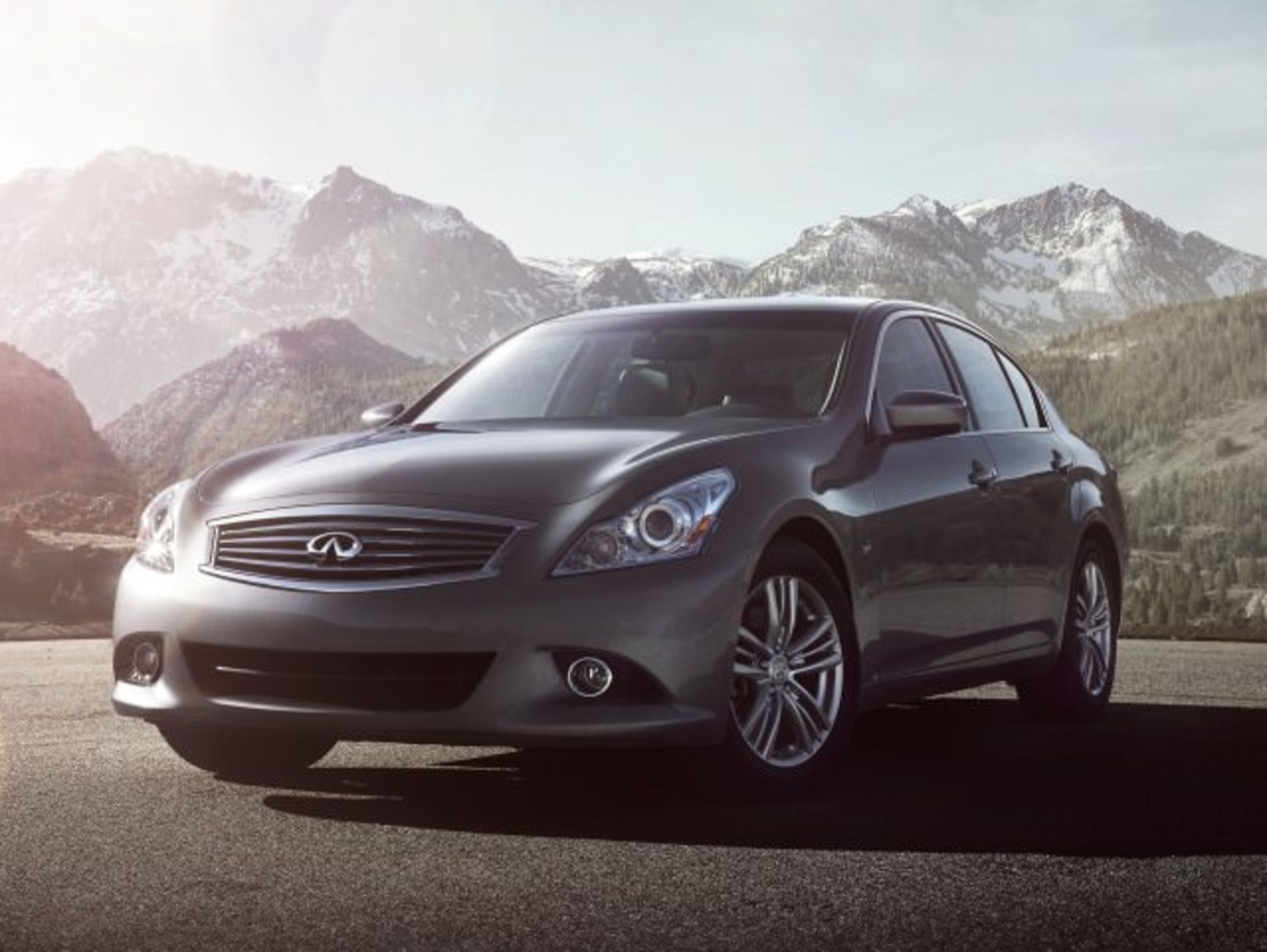 2015 infiniti q40 100473801 m 0d95d اینفینیتی کیو۴۰