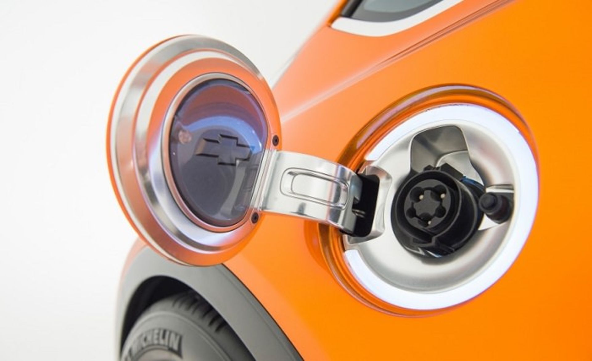 2018 chevrolet bolt concept 405 876x535 43ccd بولت