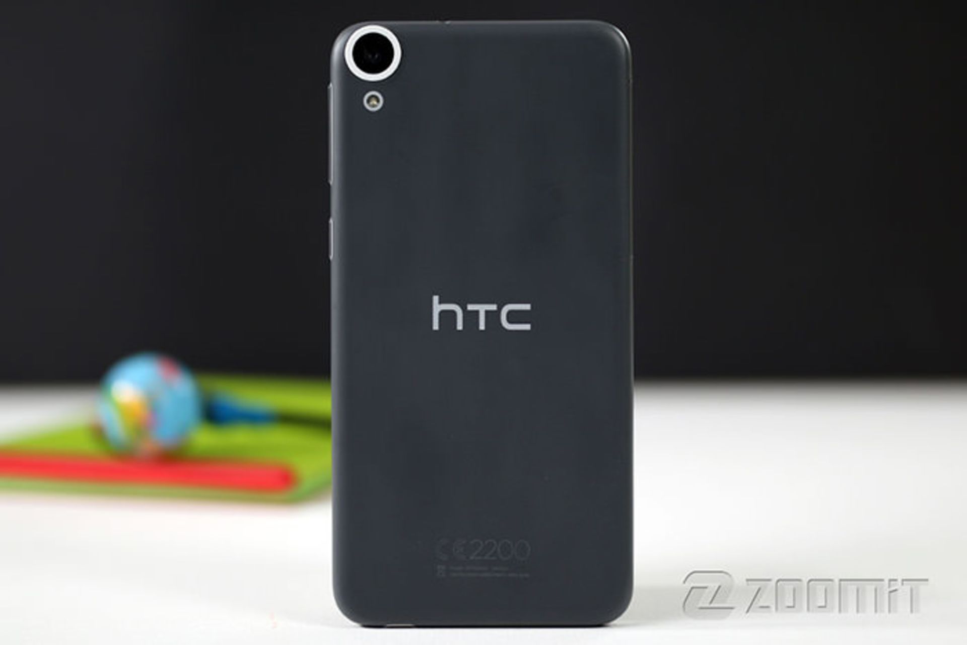 بررسی دیزایر 820 جی پلاس اچ‌تی‌سی