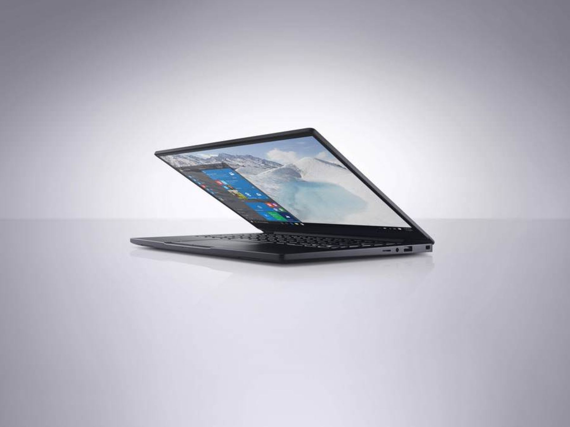 latitude 13 7000 series ces snow acea2
