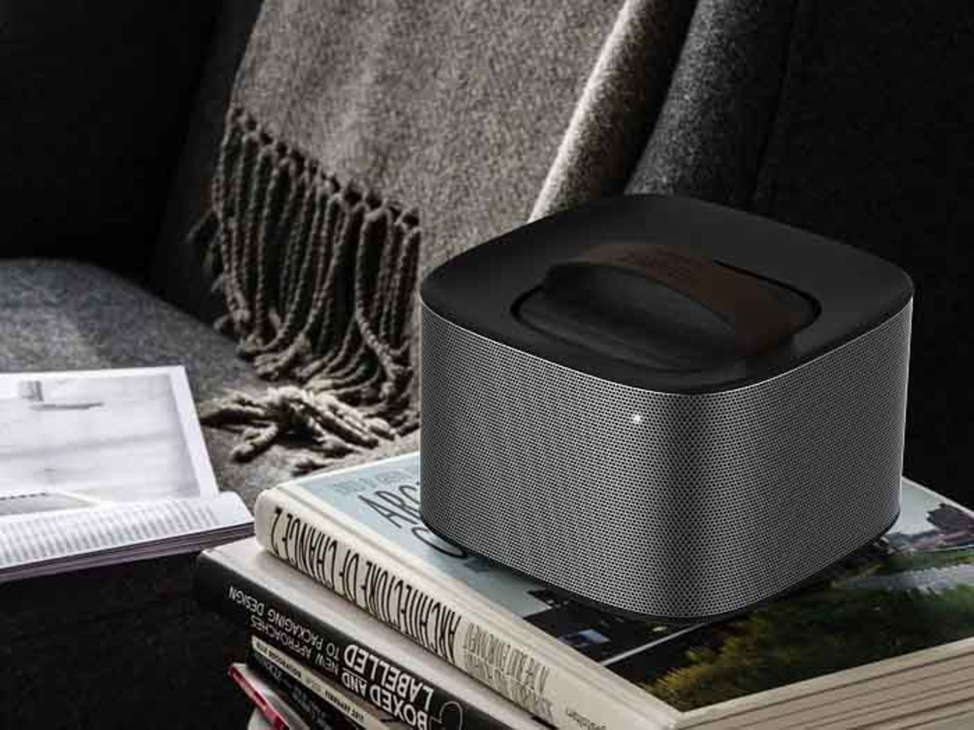 philips fidelio e6 wireless surround cinema speakers image4 1 ef55f