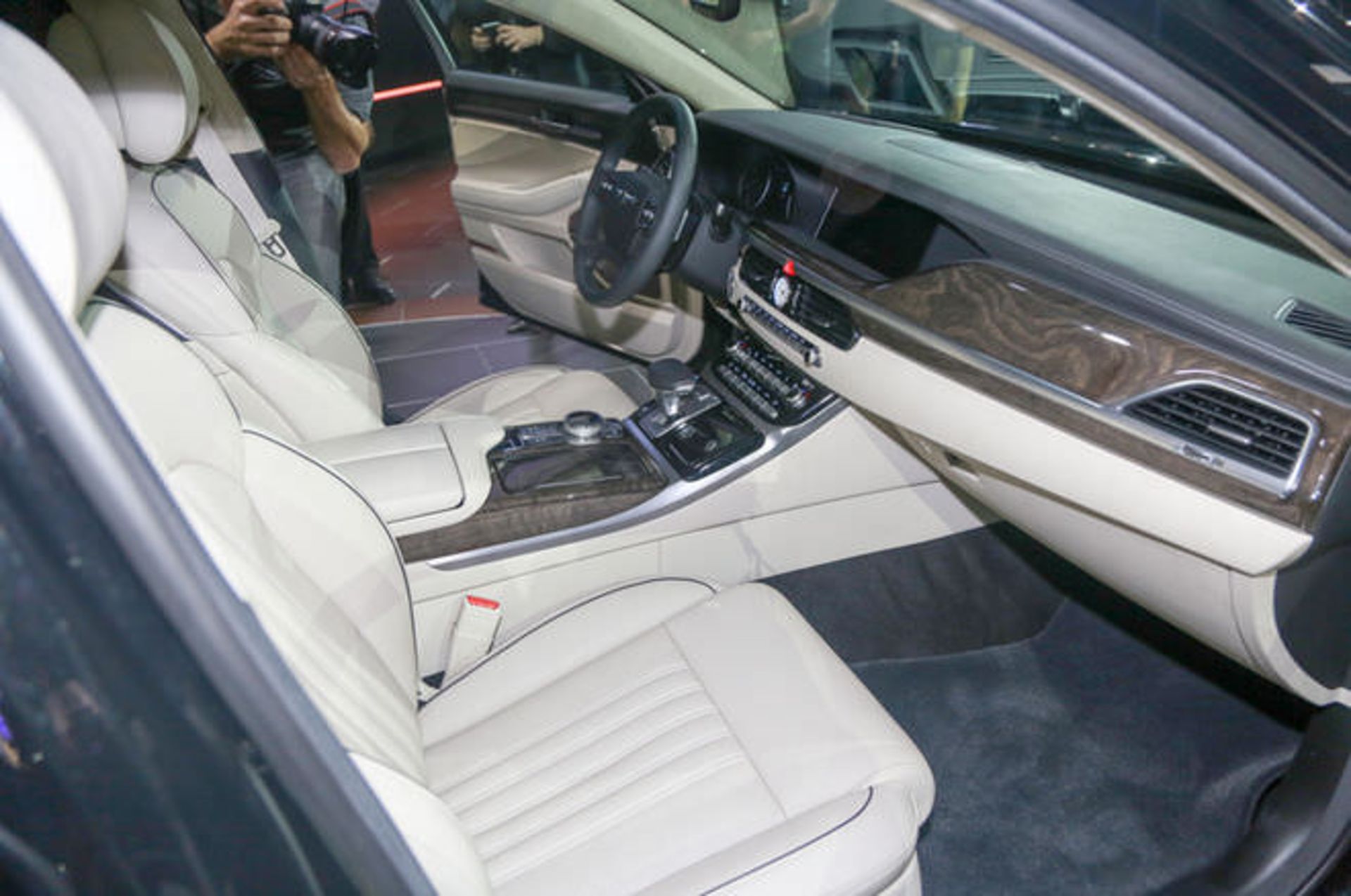 2017 hyundai genesis g90 interior c683a