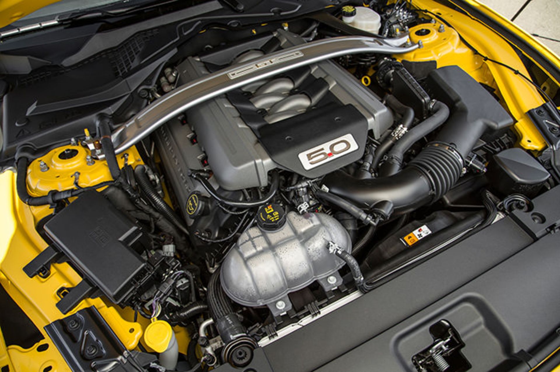 موستانگ در برابر کامارو