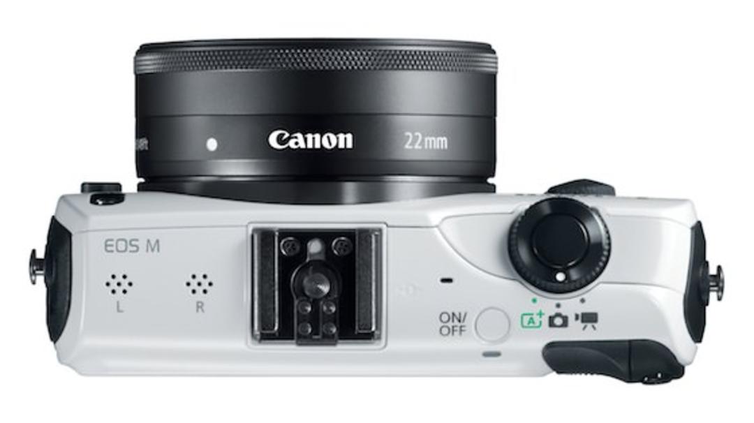HR EOS M WHITE EFM22 2 STM TOP CL