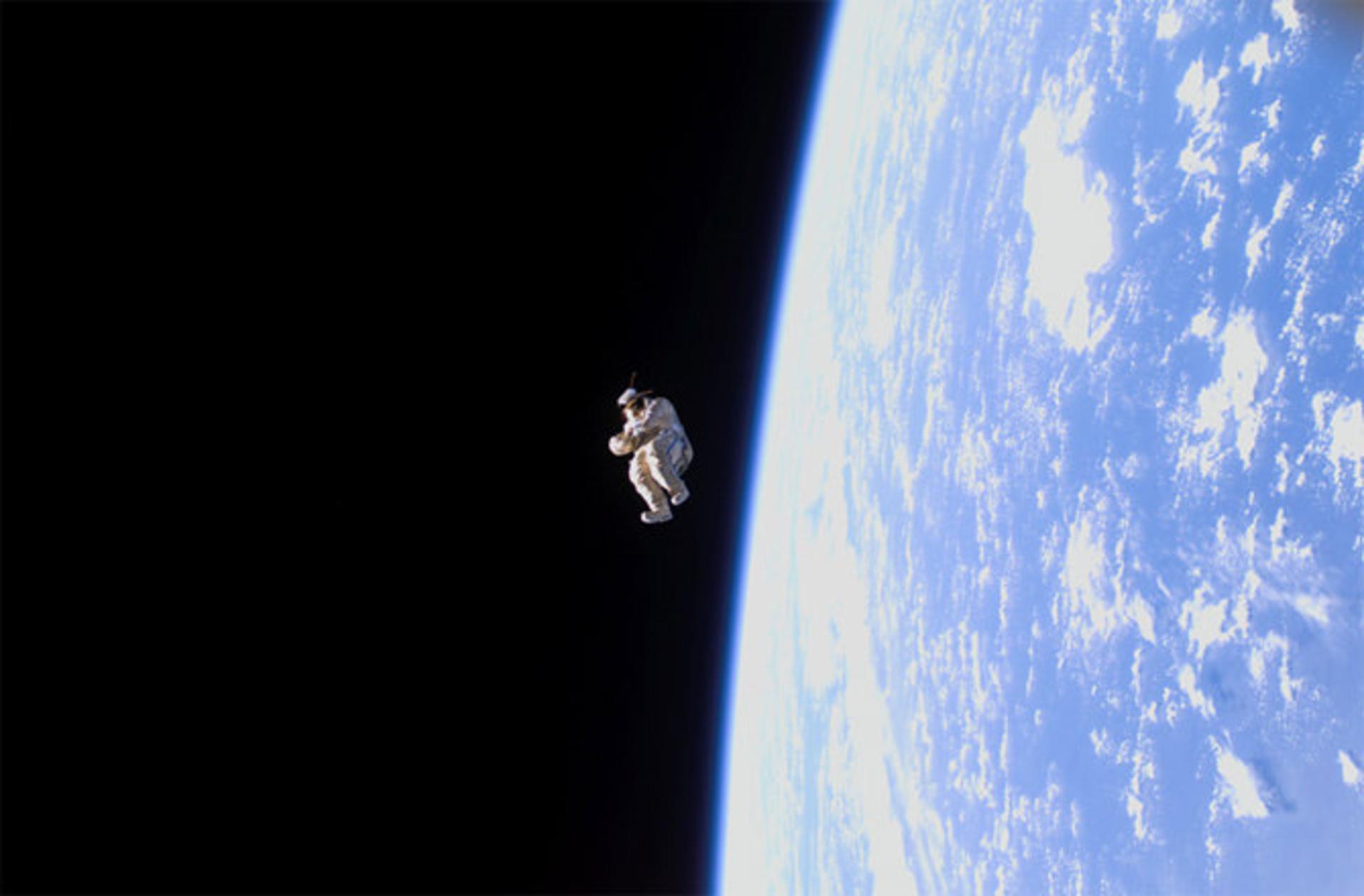 10 nasa-spacesuits-history-06-670x440-130503