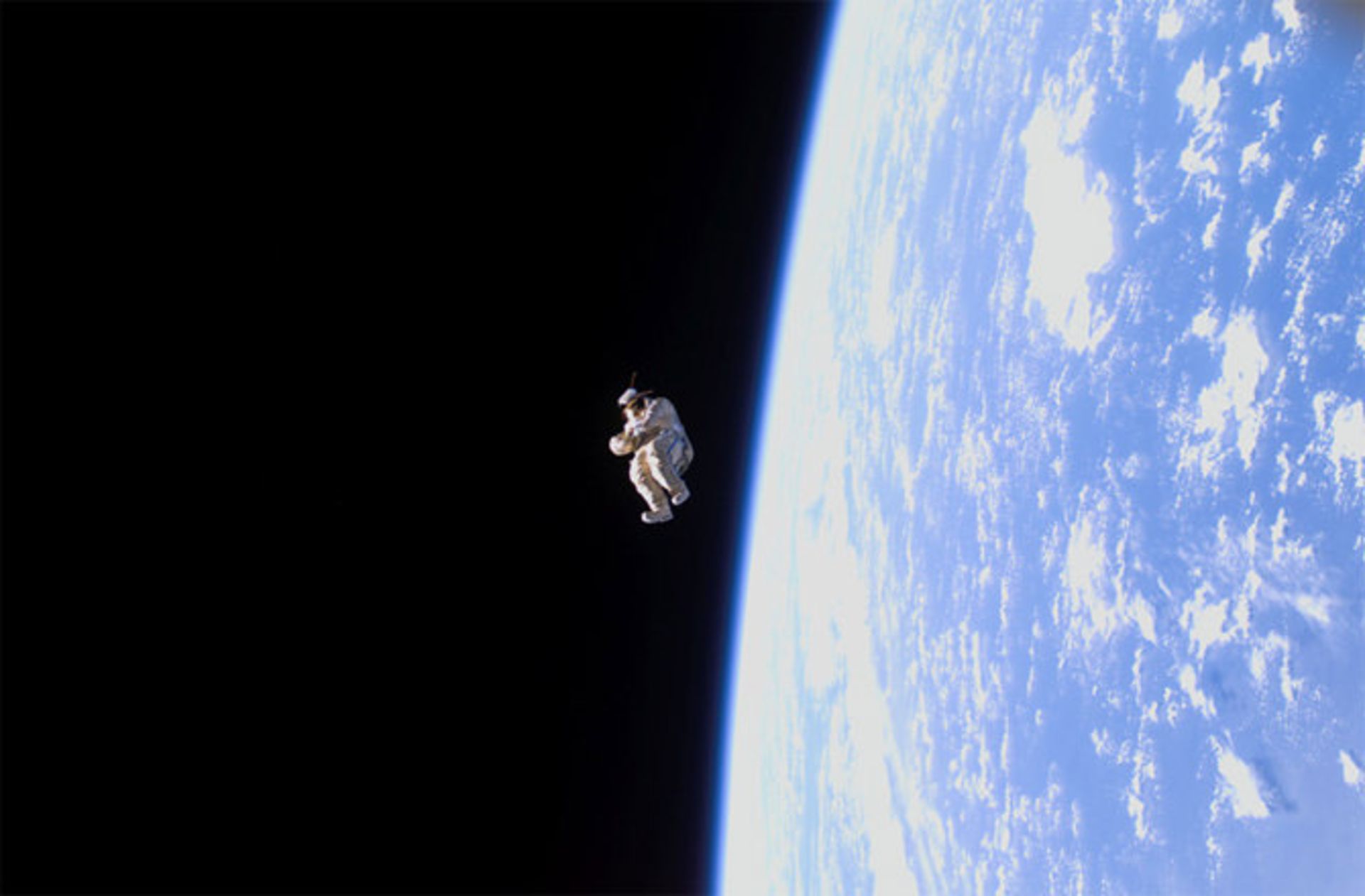 10 nasa-spacesuits-history-06-670x440-130503