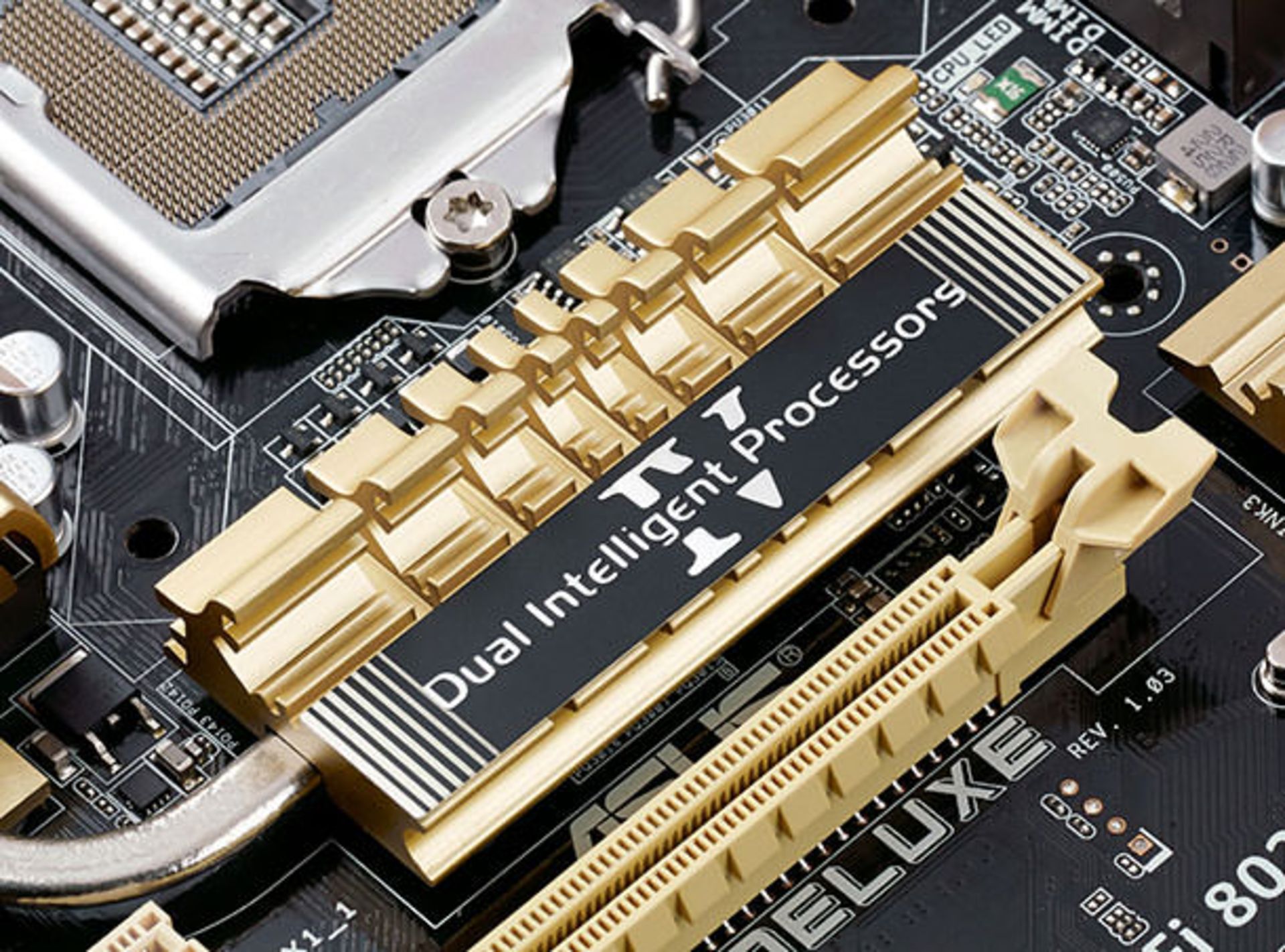 PR-ASUS-Z87-new-color-Dual-Intelligent-Processors-IV-close-up