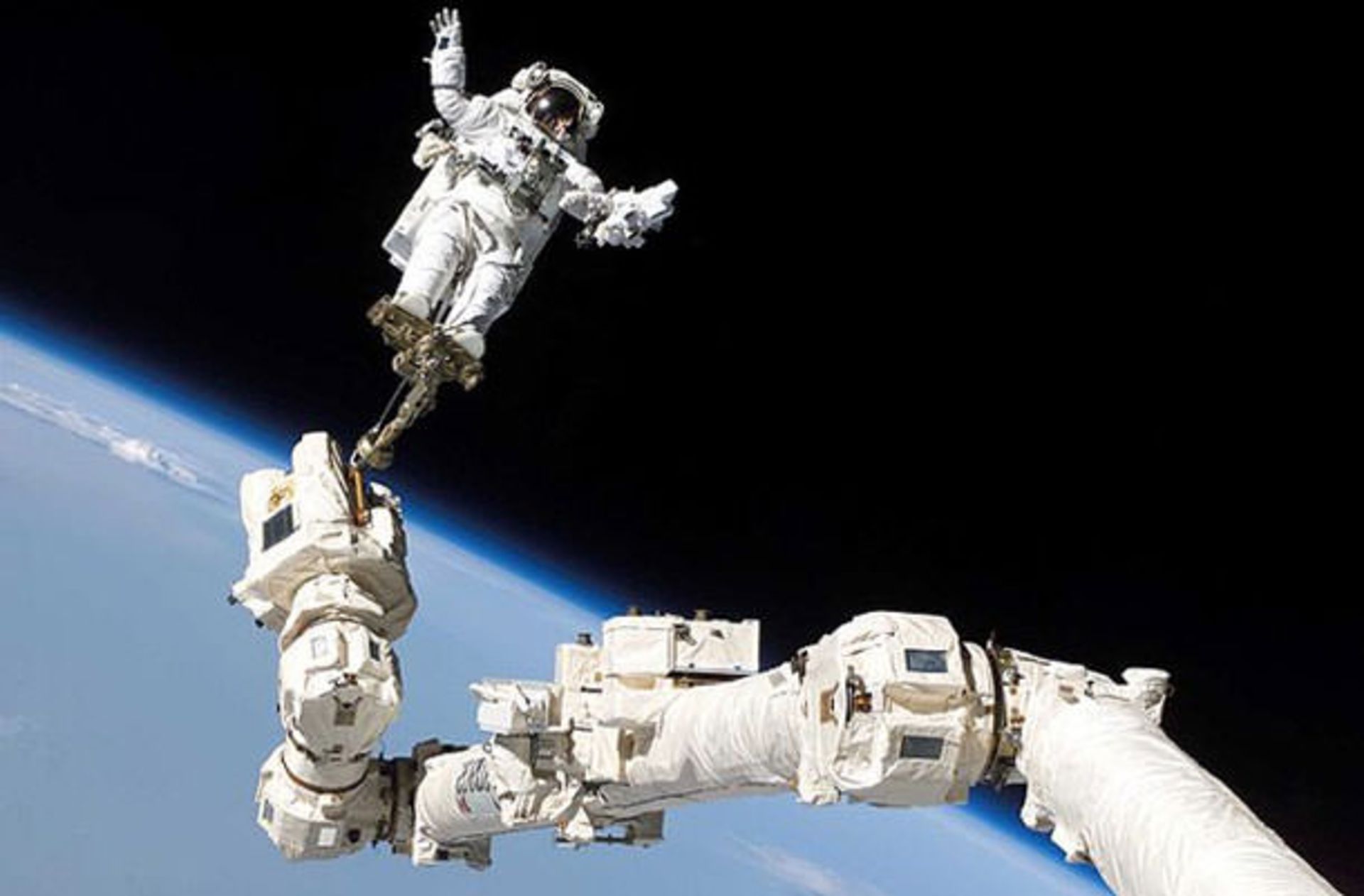 nasa-spacesuits-history-00-670x440-130503