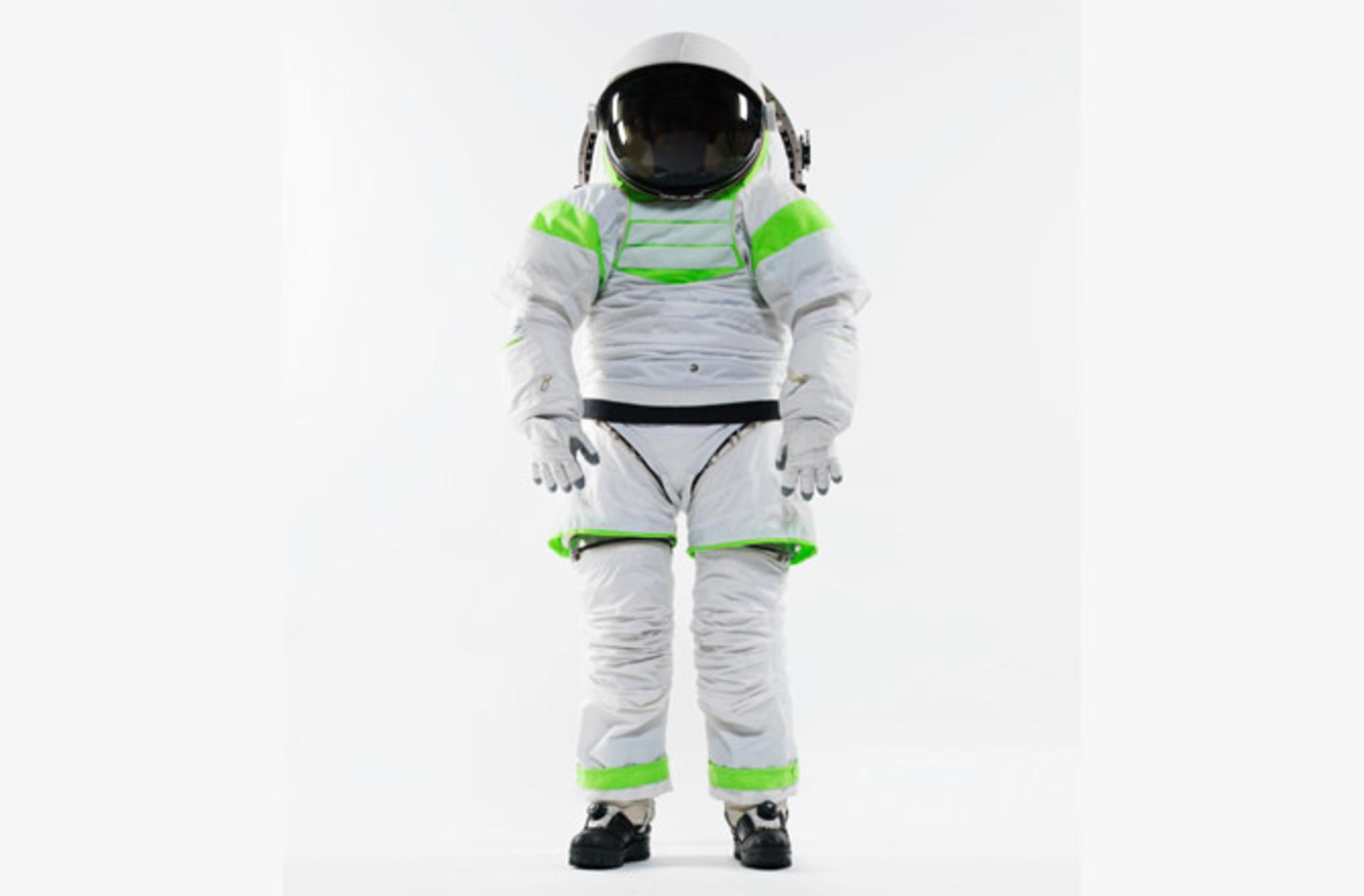 nasa-spacesuits-history-01-670x440-130503