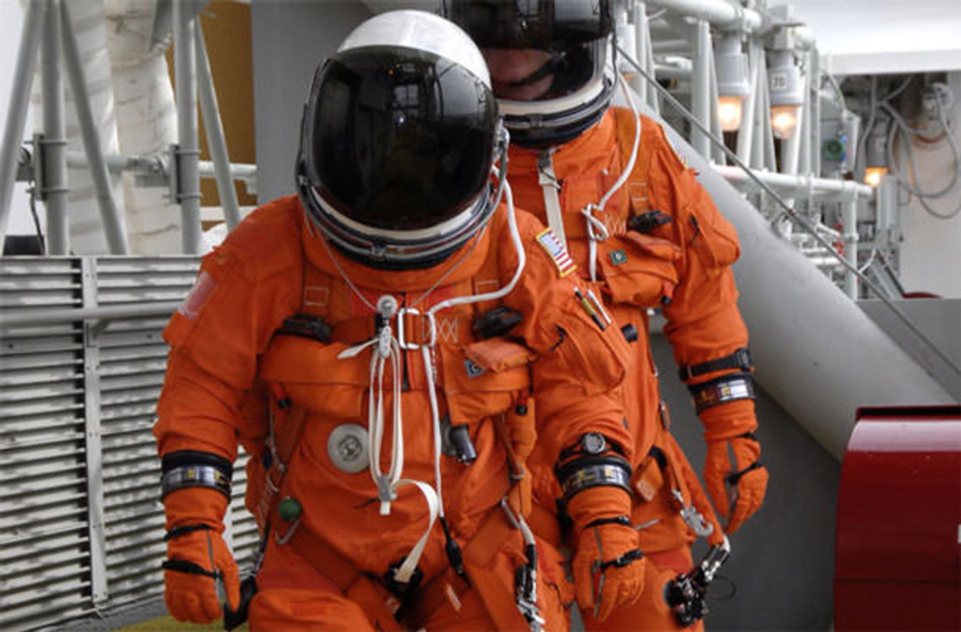 nasa-spacesuits-history-04-670x440-130503