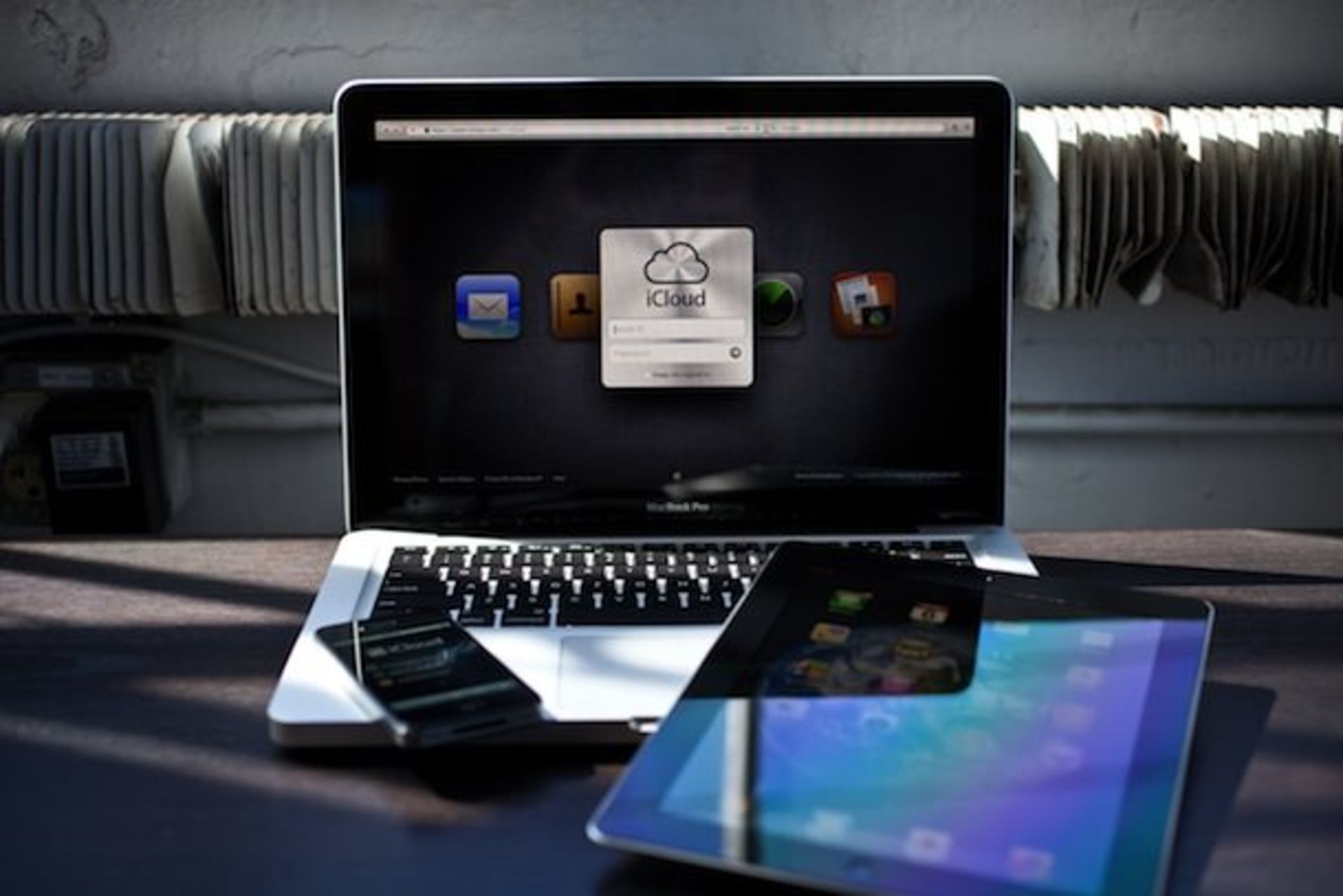 APPLE-SCREENS-ICLOUD